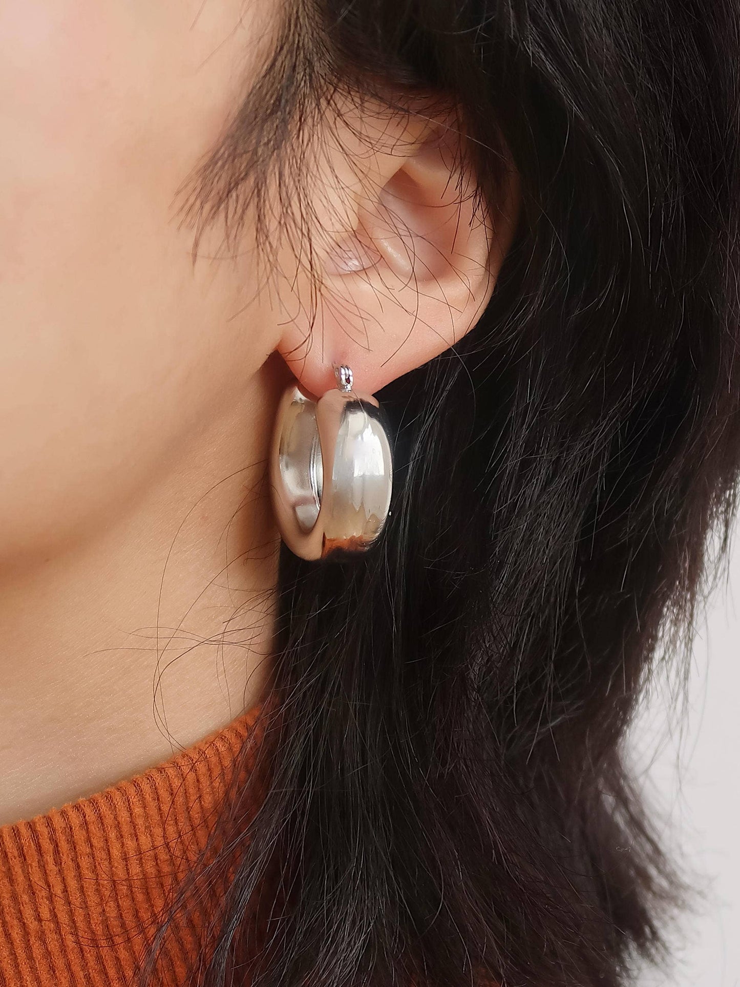 Hunter U Hoop Earring: Silver