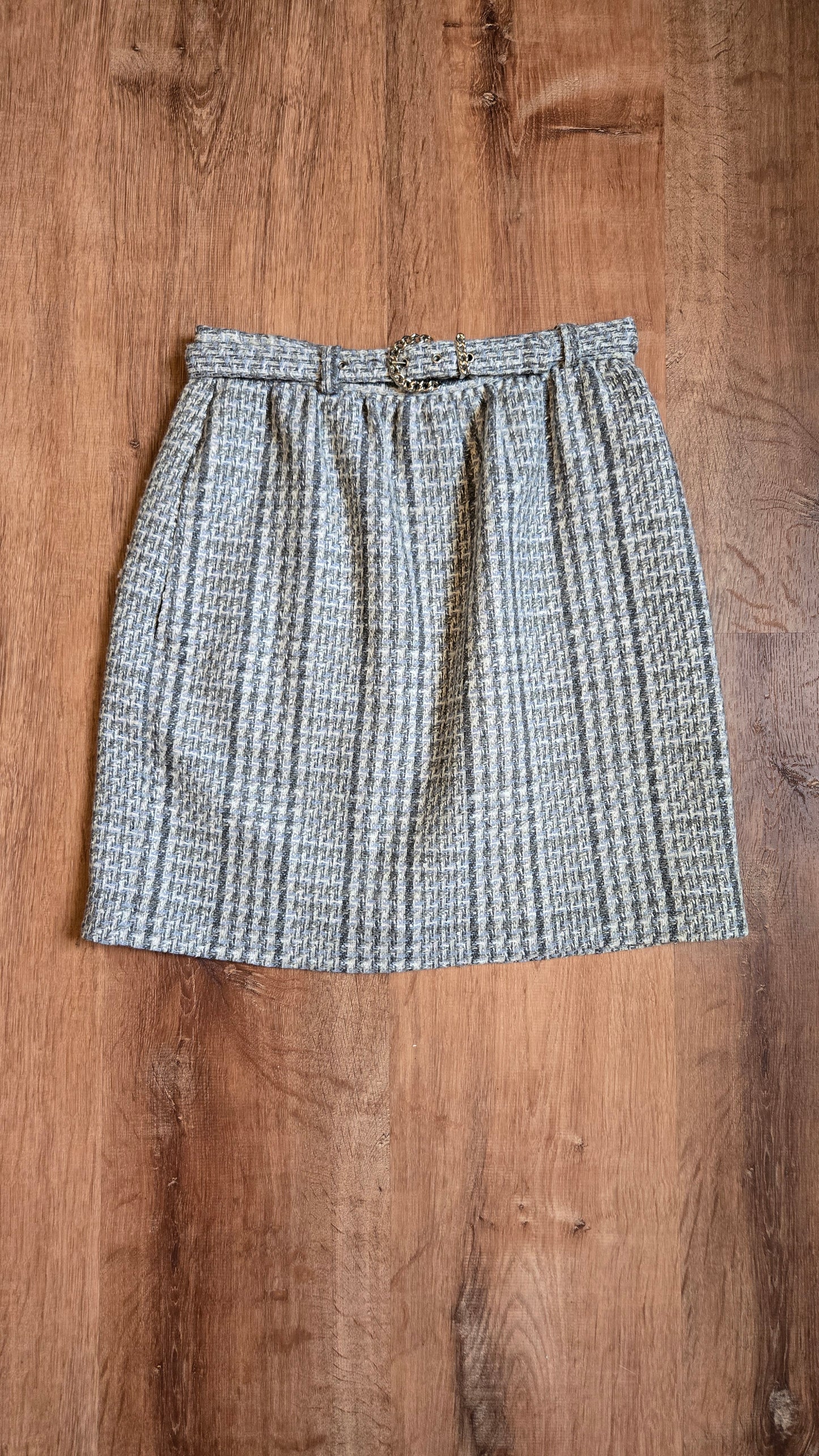 Chanel-esque grey boucle miniskirt w belt
