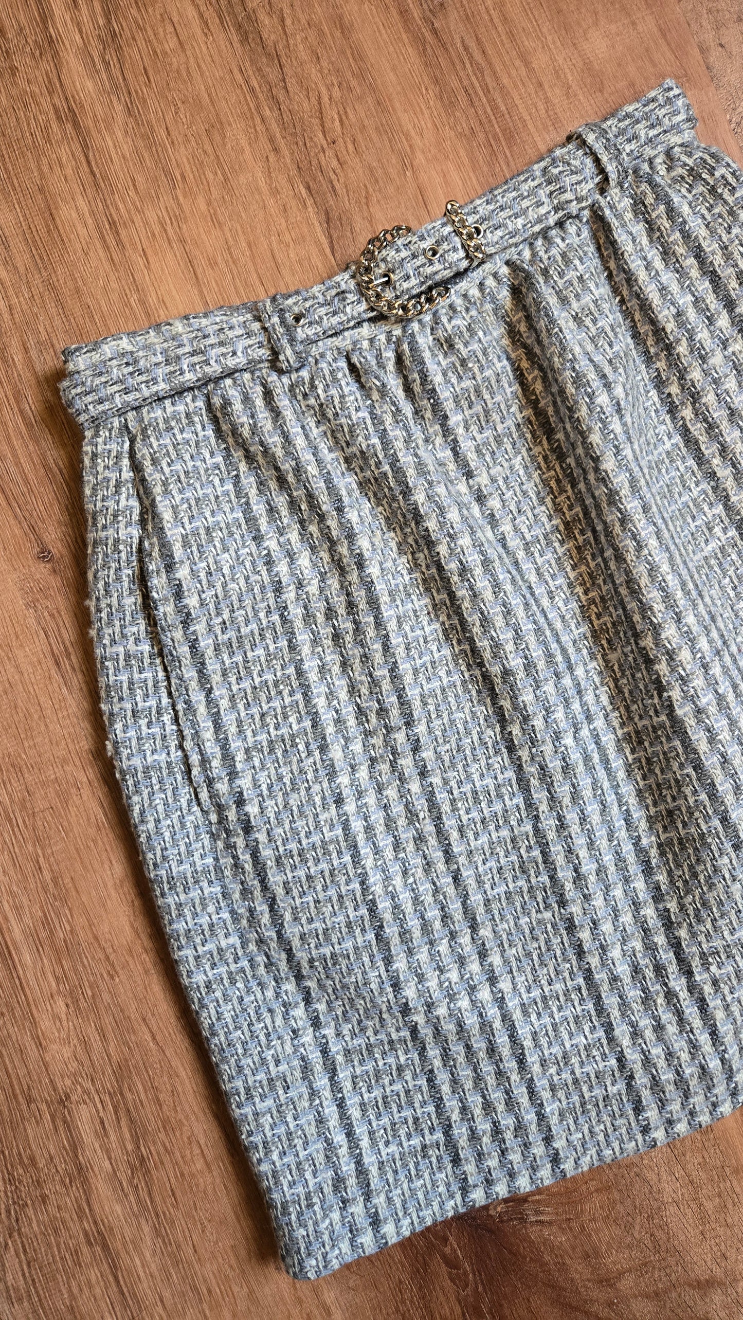 Chanel-esque grey boucle miniskirt w belt