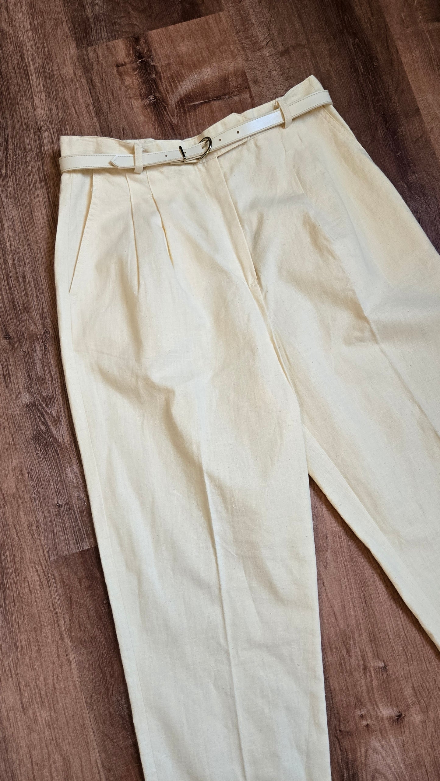 Pale yellow pants w belt