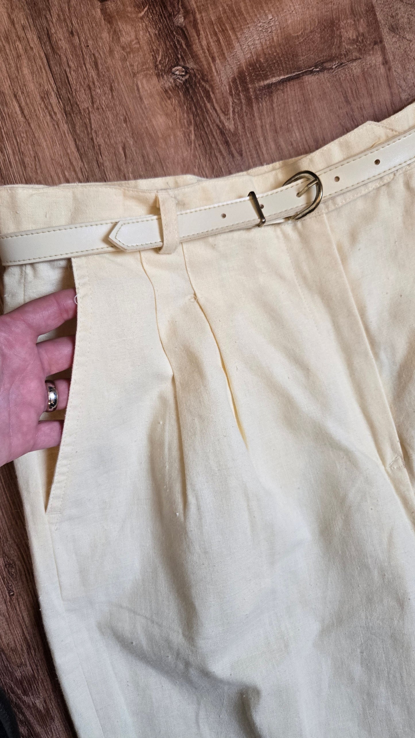 Pale yellow pants w belt