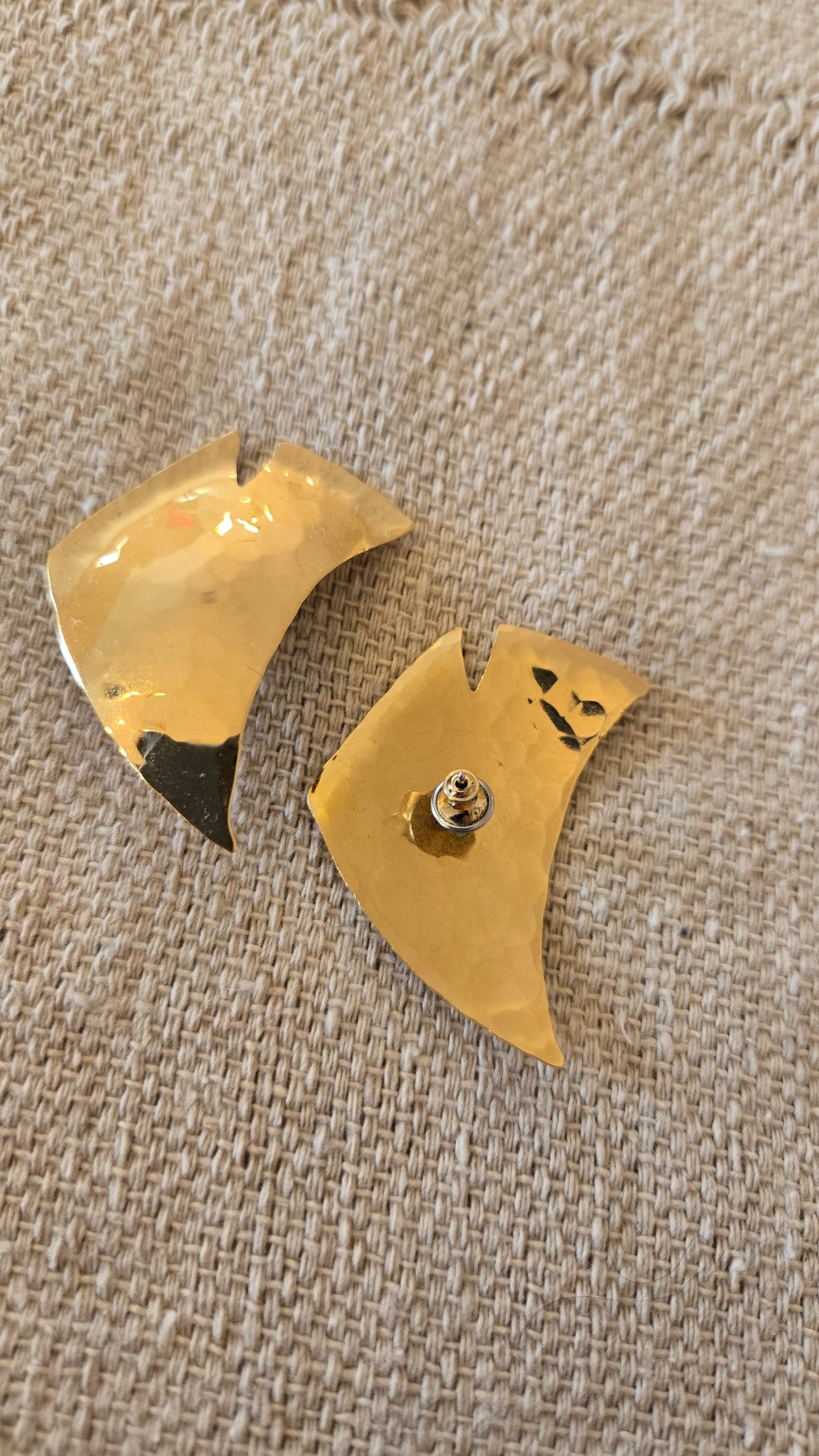 Hammered gold split earrings