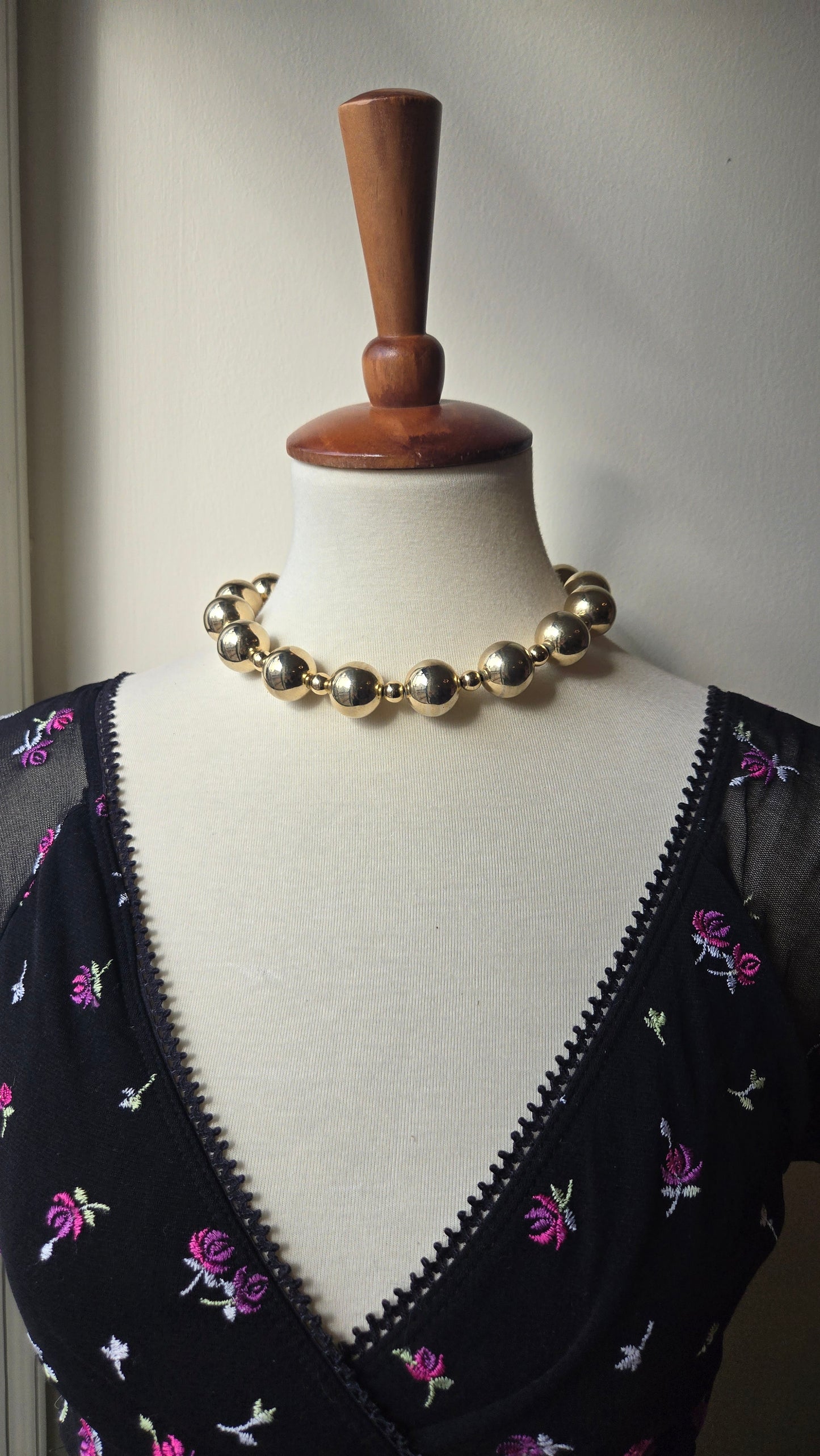 Gold ball necklace