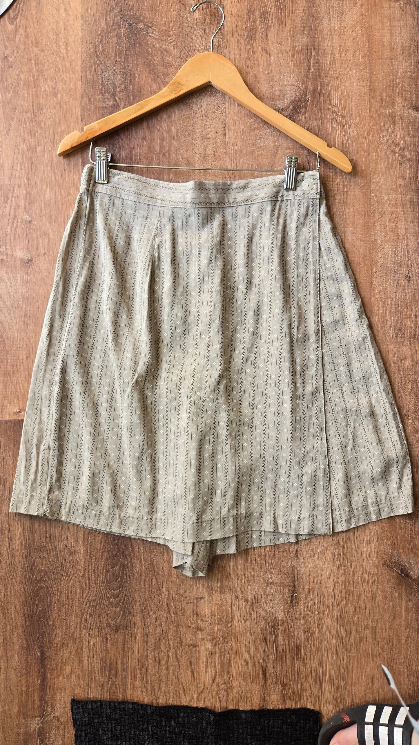 Vintage Studio taupe print skort