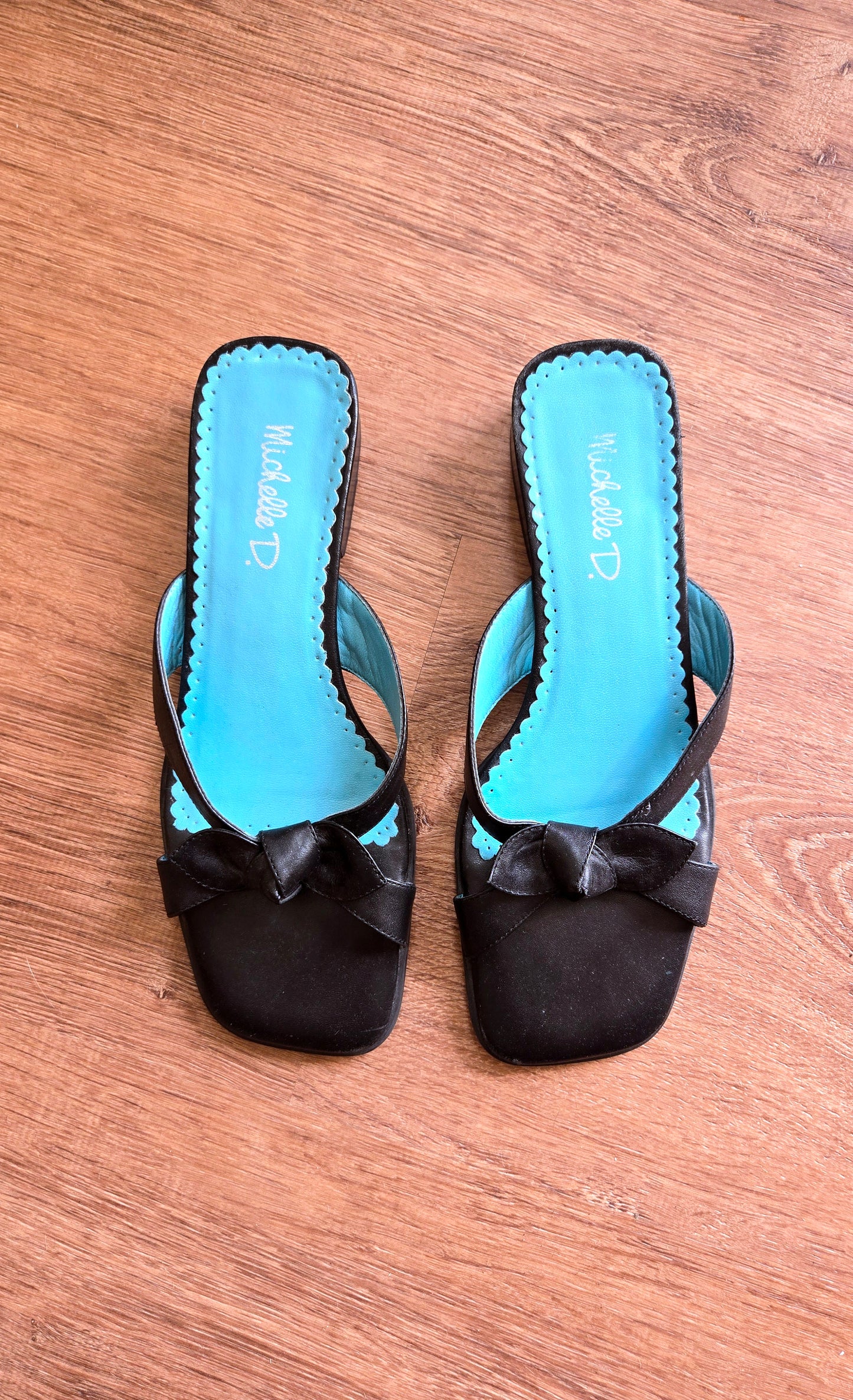 Michelle D black bow sandals, sz 8