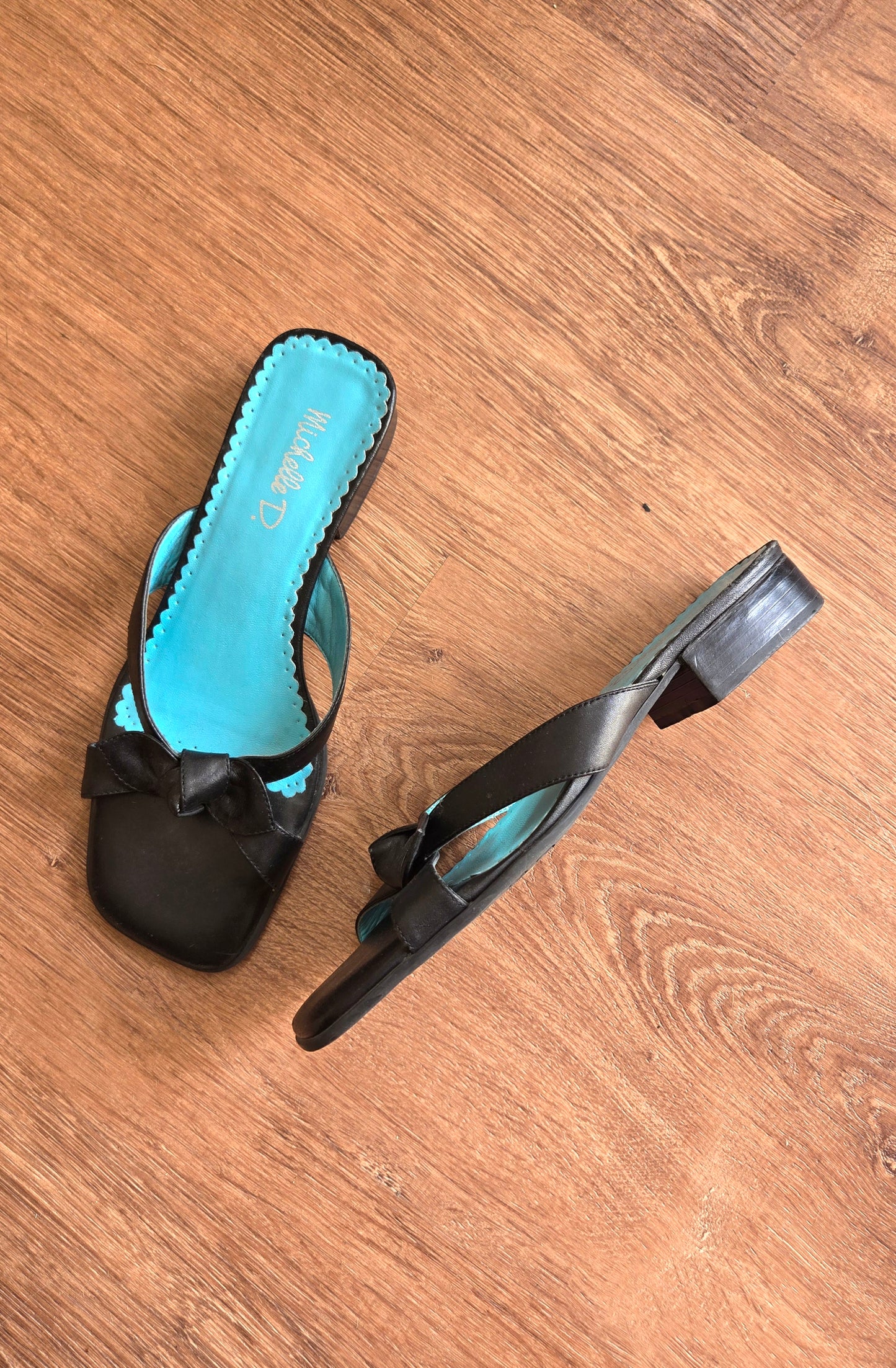 Michelle D black bow sandals, sz 8