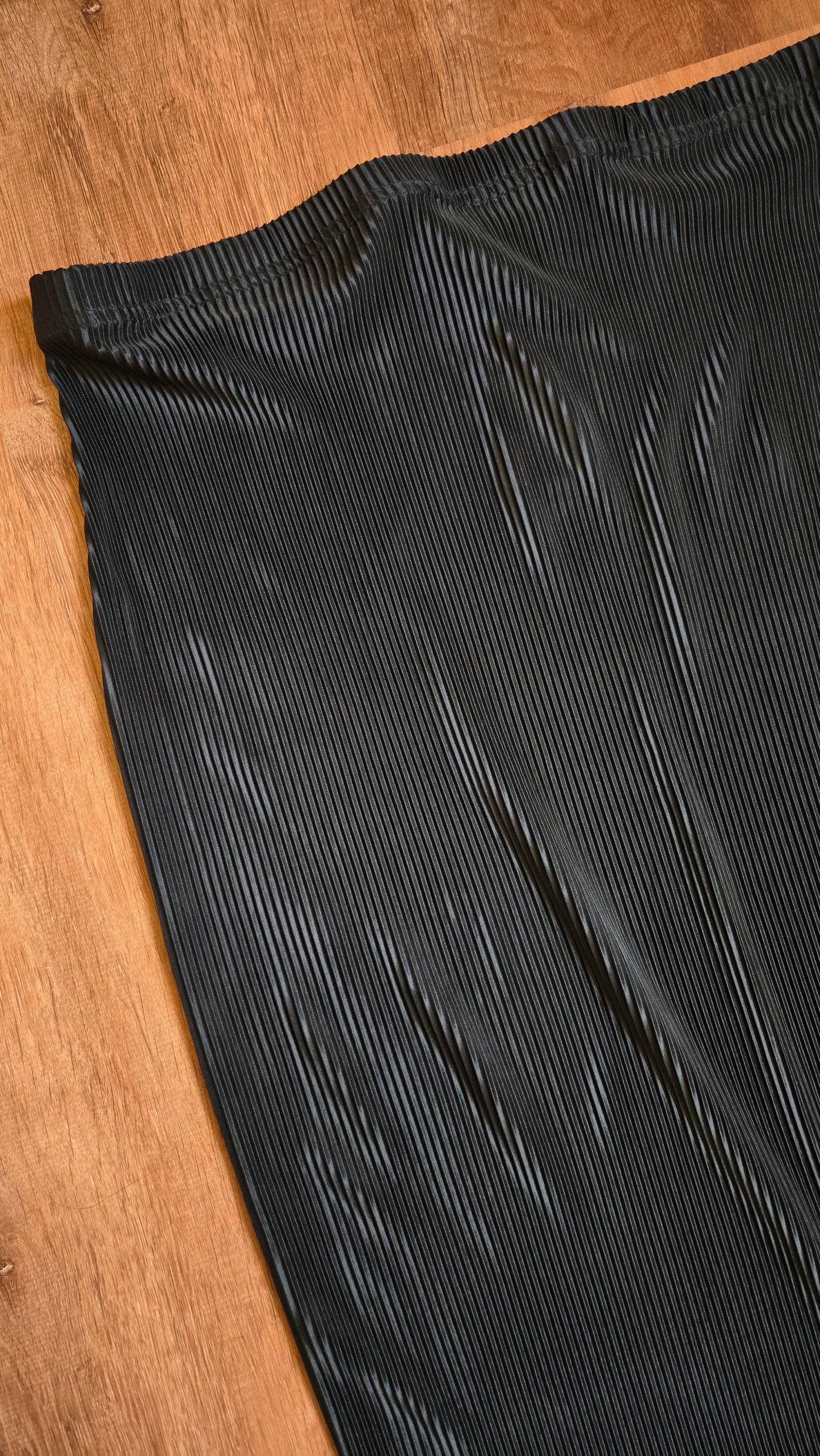 The Limited black micropleat skirt