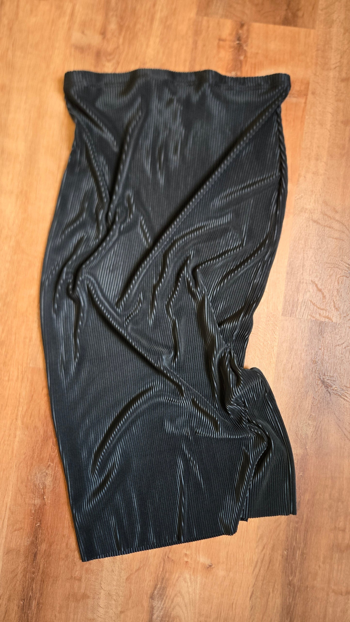 The Limited black micropleat skirt