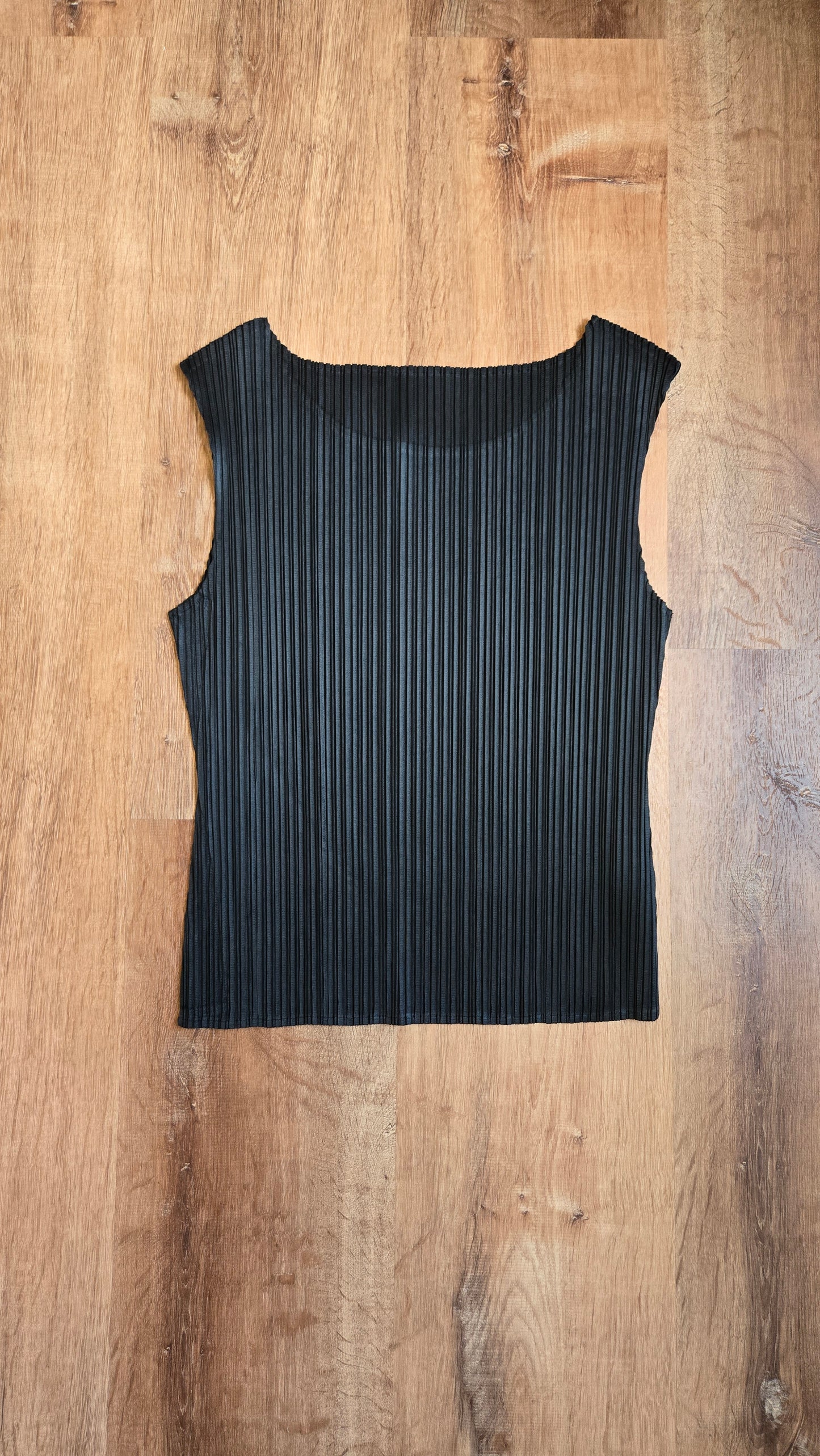 Black plisse sleeveless top