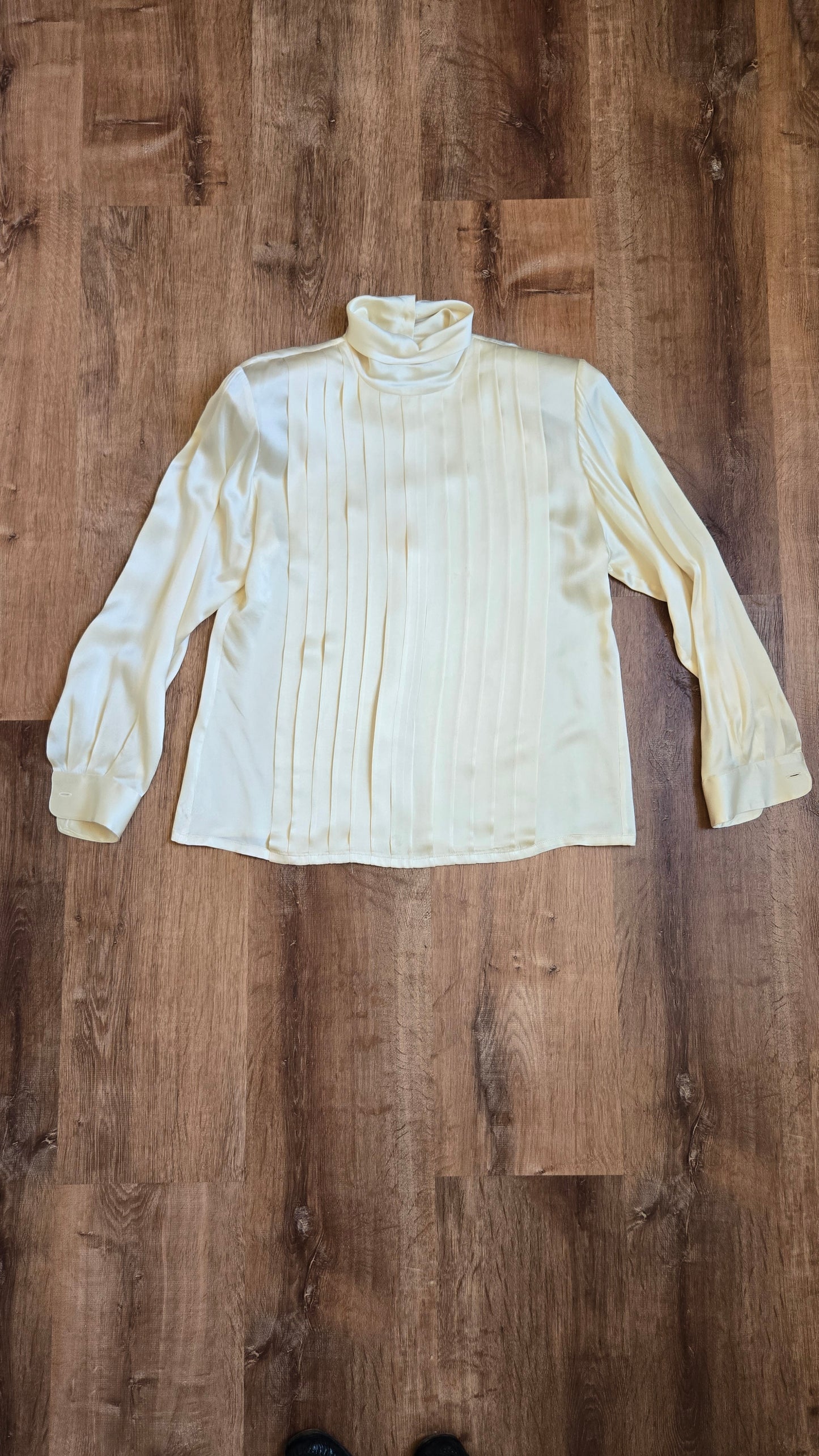 Dana Buchman cream silk charmeuse blouse