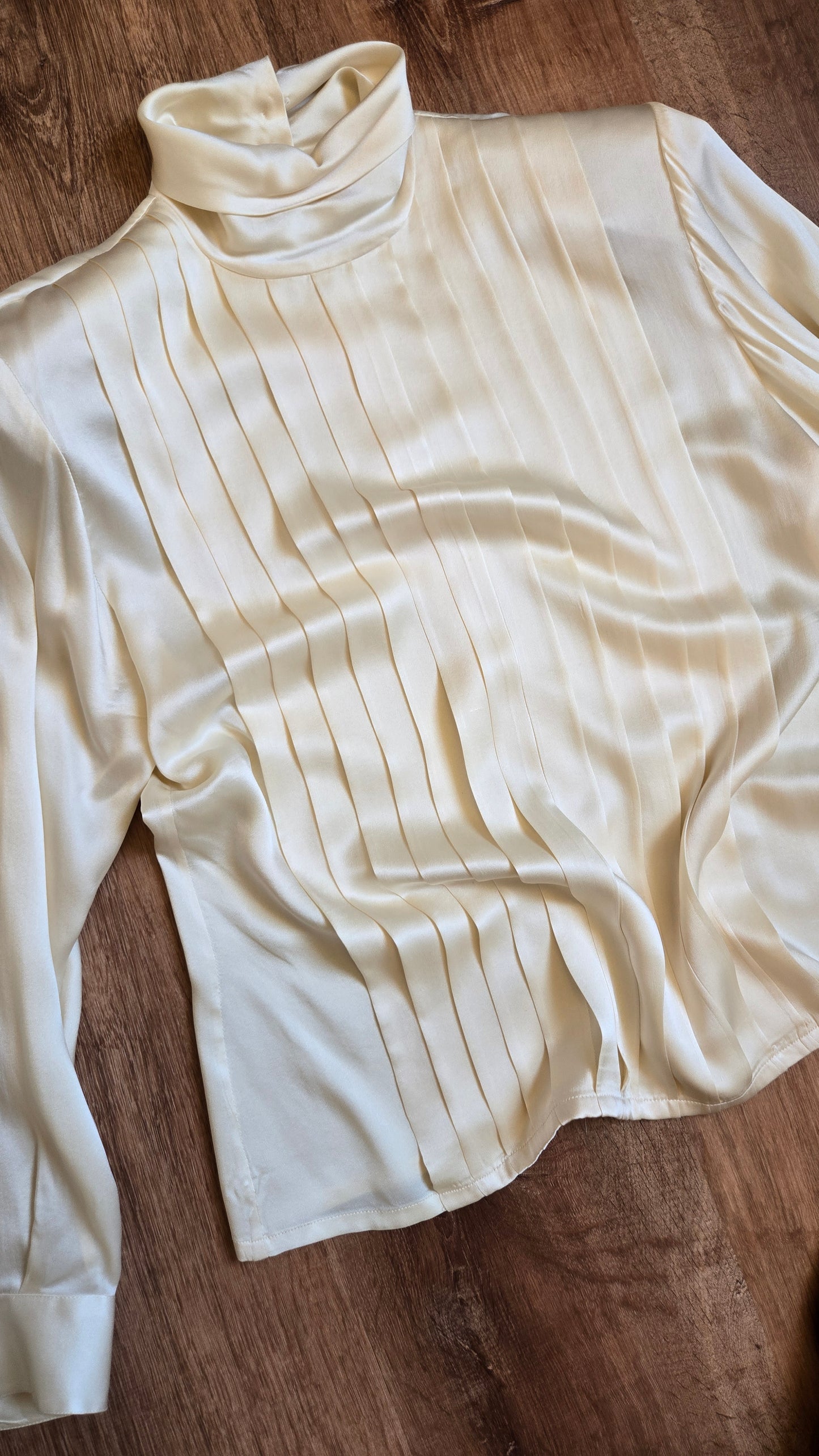 Dana Buchman cream silk charmeuse blouse