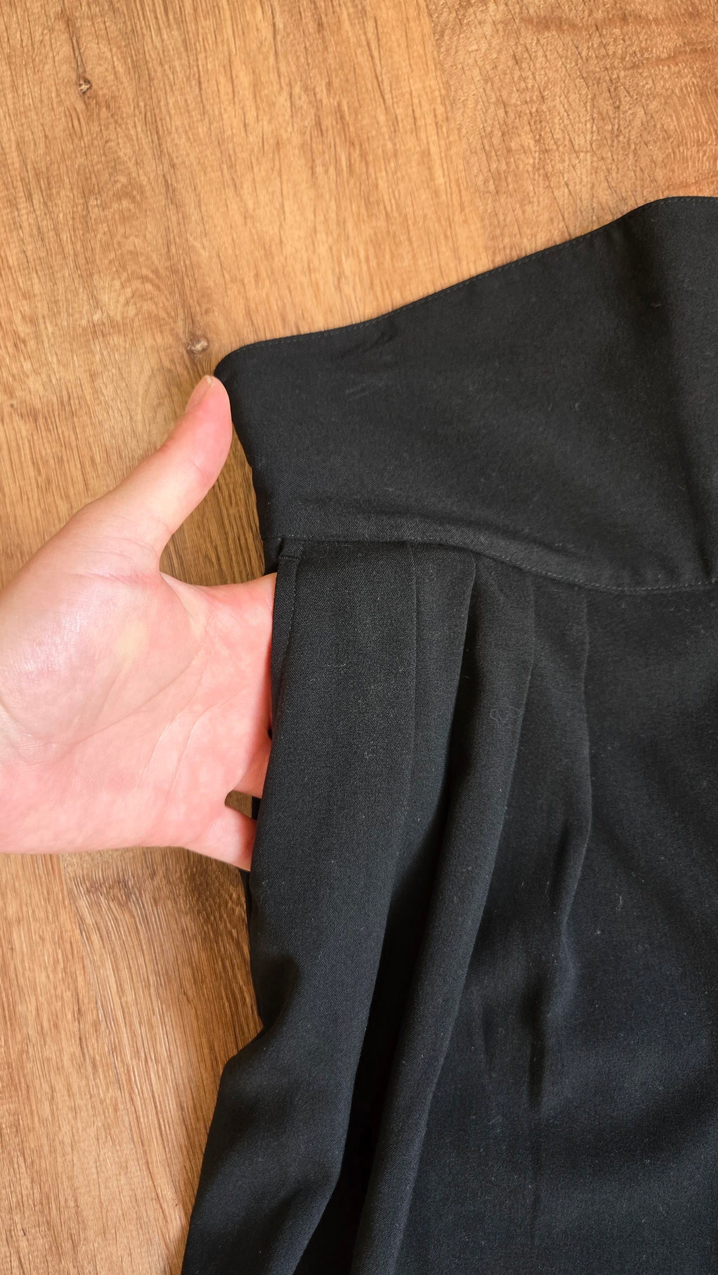 Wide leg curved high waist pants