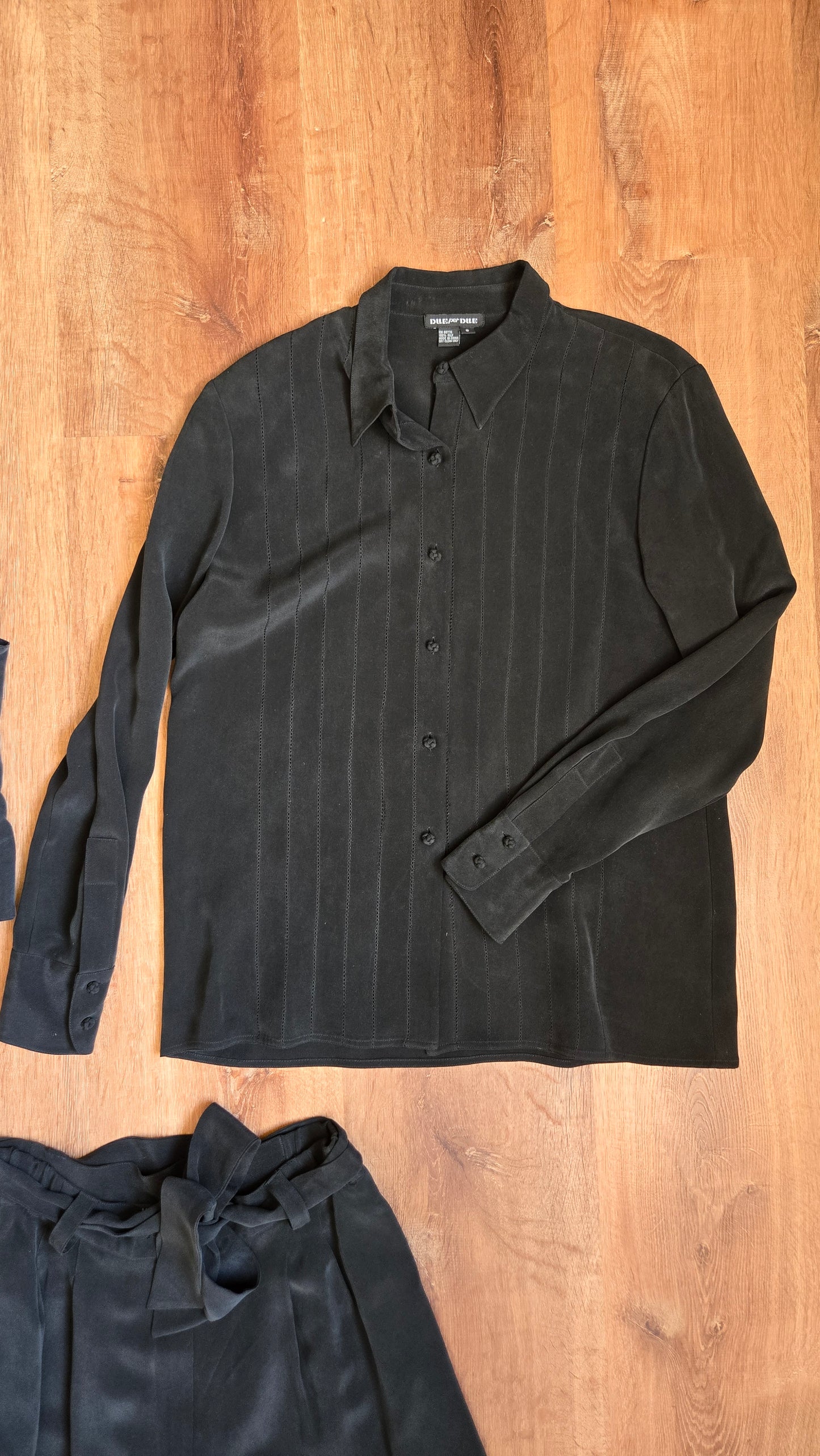 Due per Due black silk three-piece set