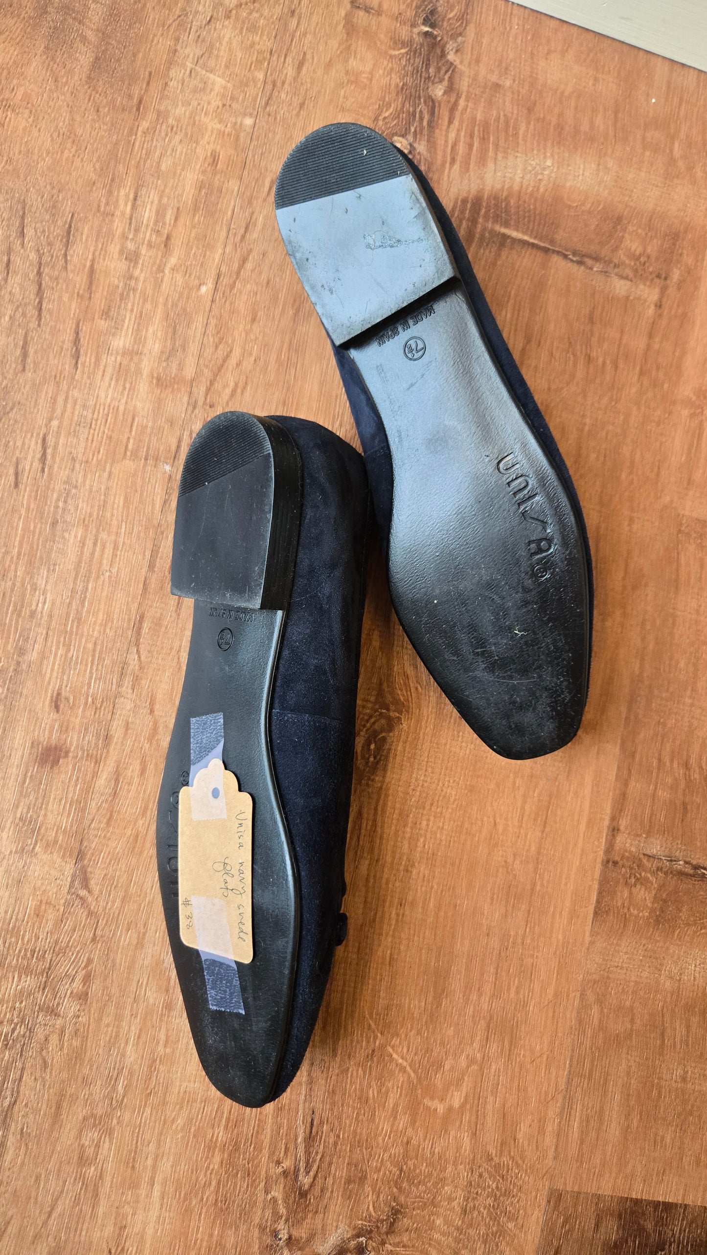 Unisa navy suede flats, sz 7