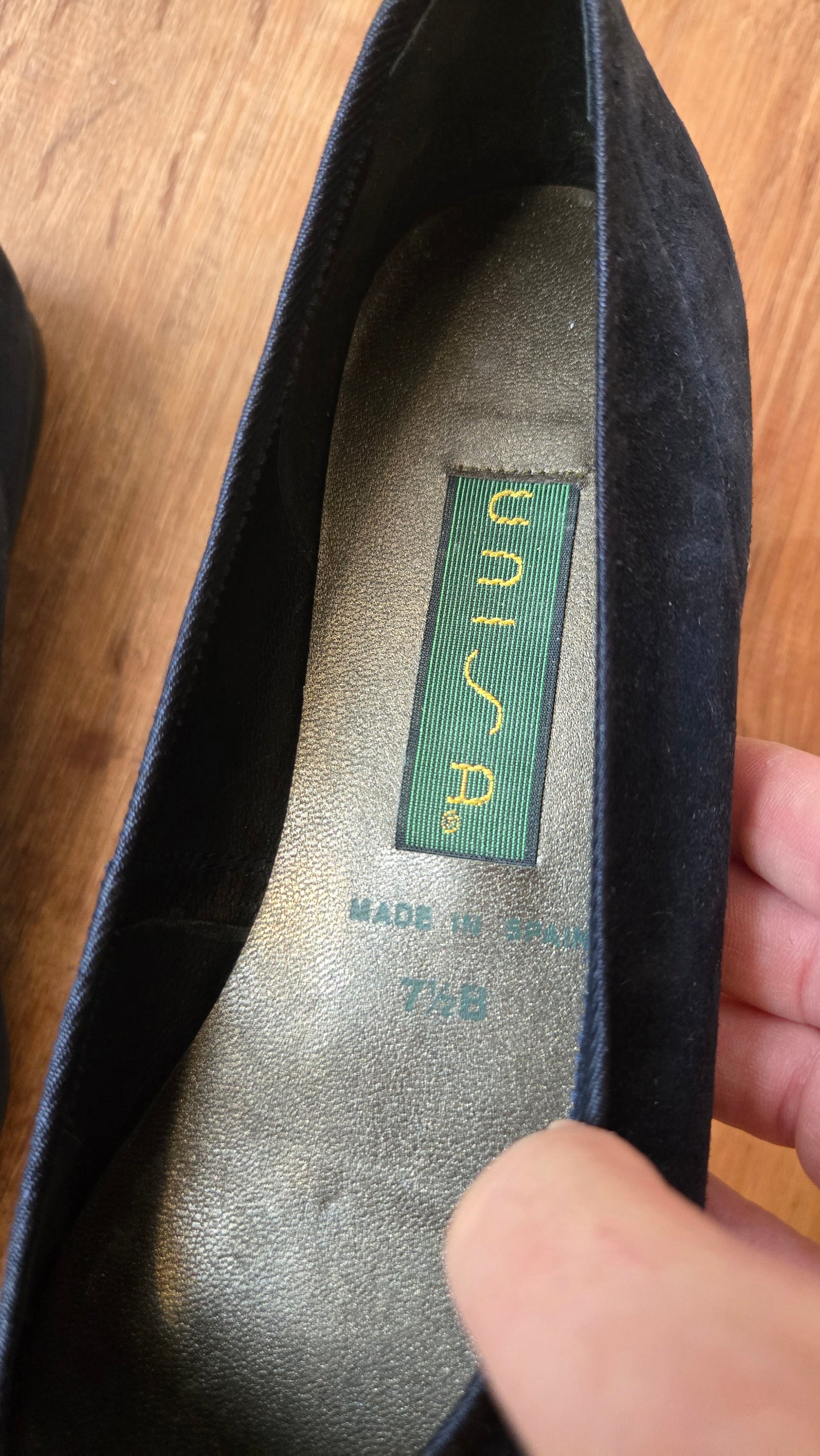 Unisa navy suede flats, sz 7