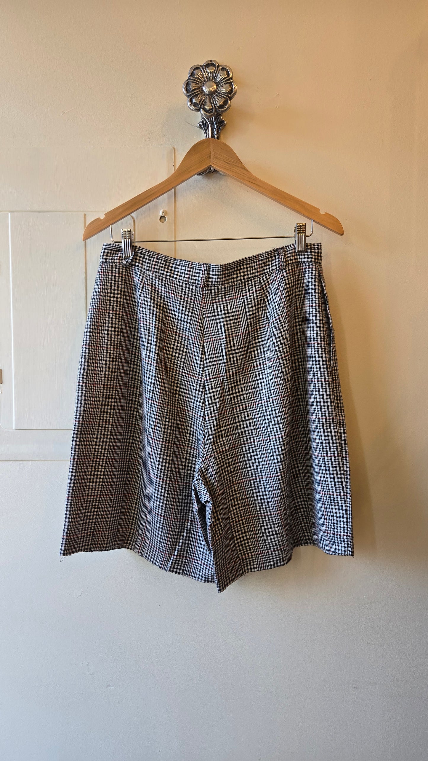 B&W houndstooth bermuda shorts