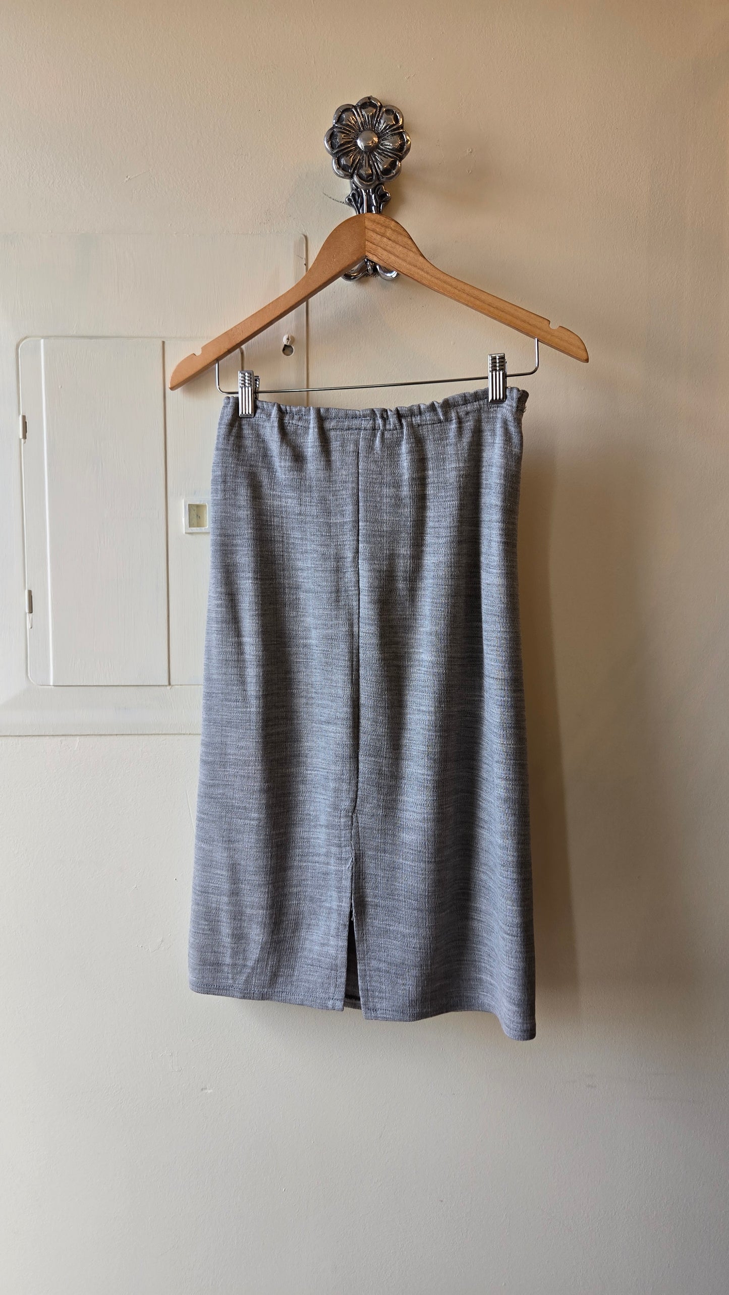Vitos grey knit skirt set