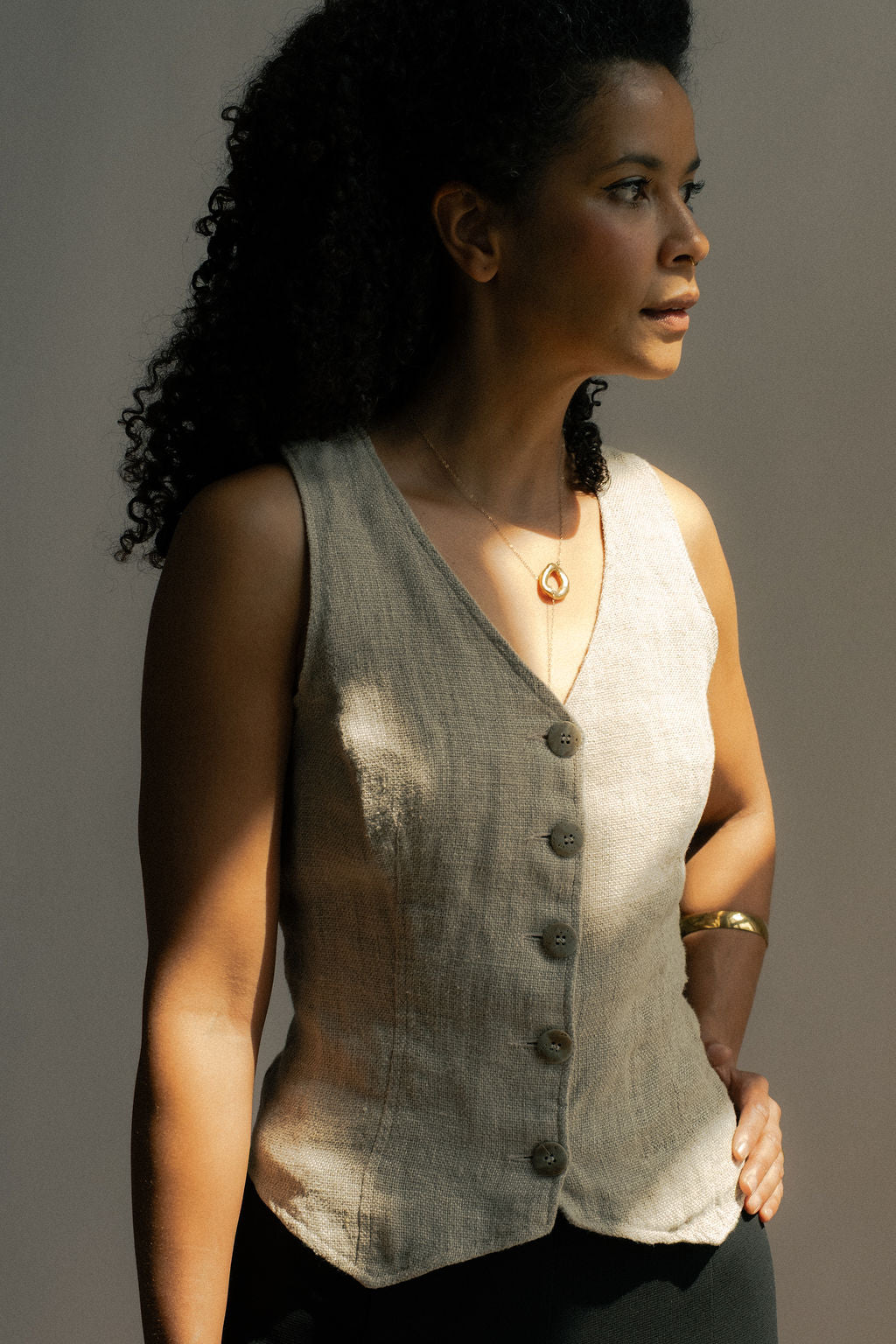 Oatmeal woven cropped vest