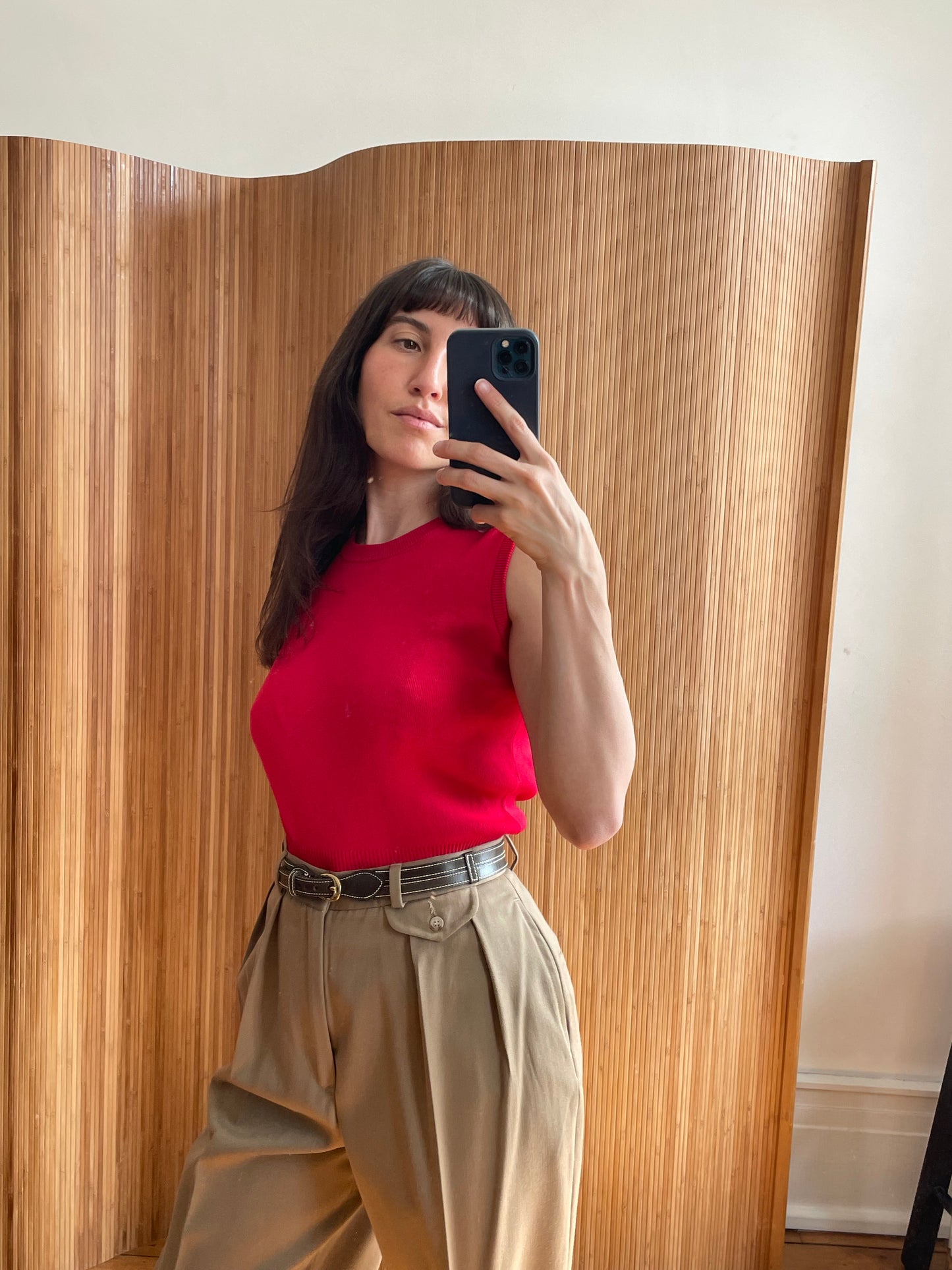 Contrast stitch leather belt