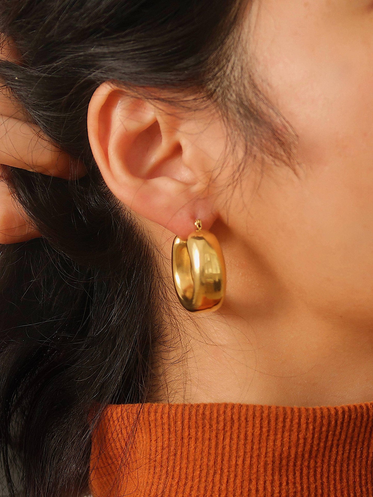Hunter U Hoop Earring: Yellow Gold