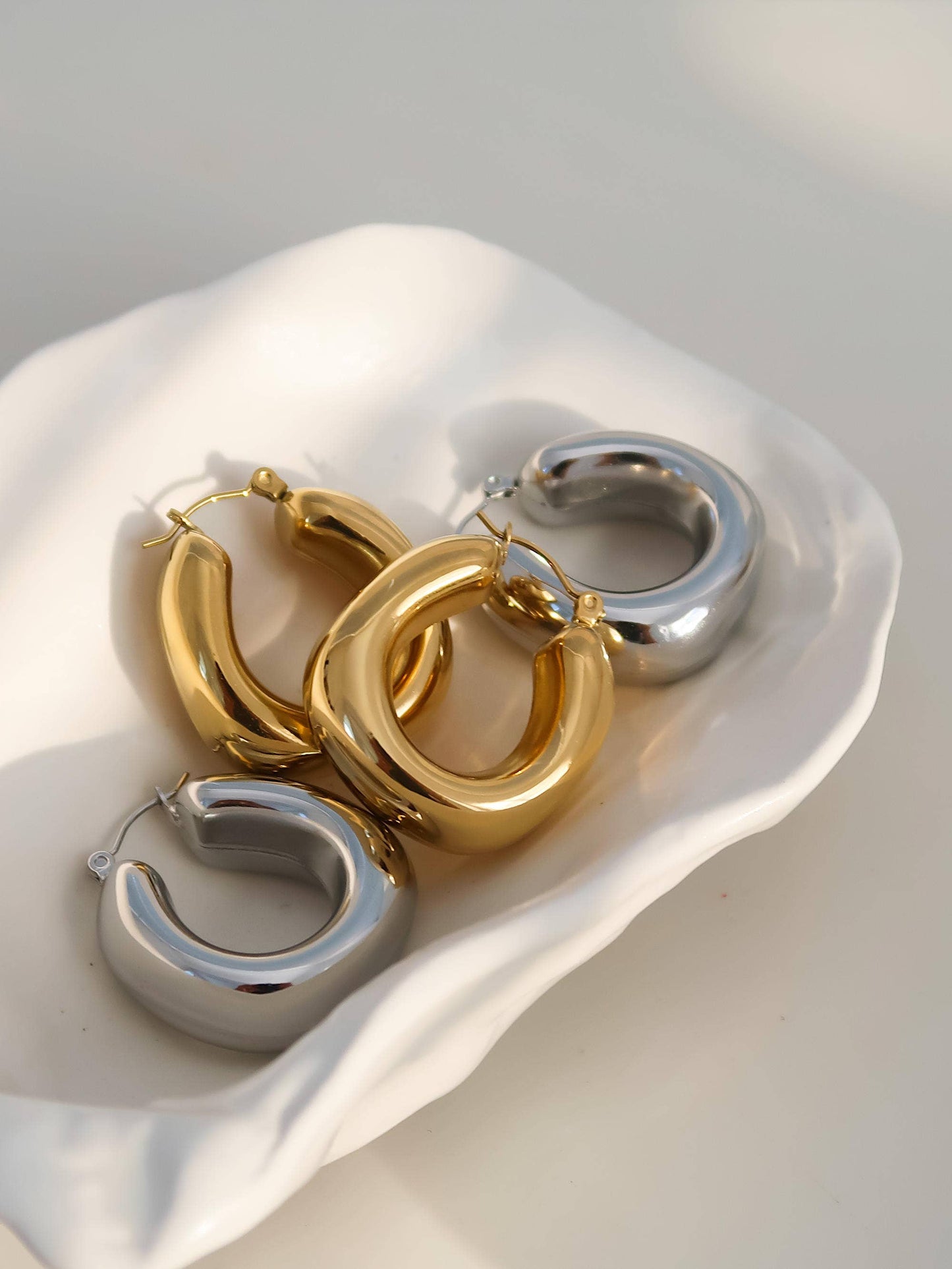 Hunter U Hoop Earring: Silver