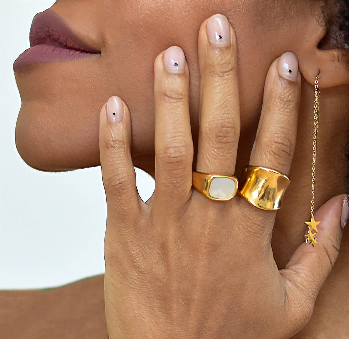 THEA GOLD PEARL SIGNET RING: 6