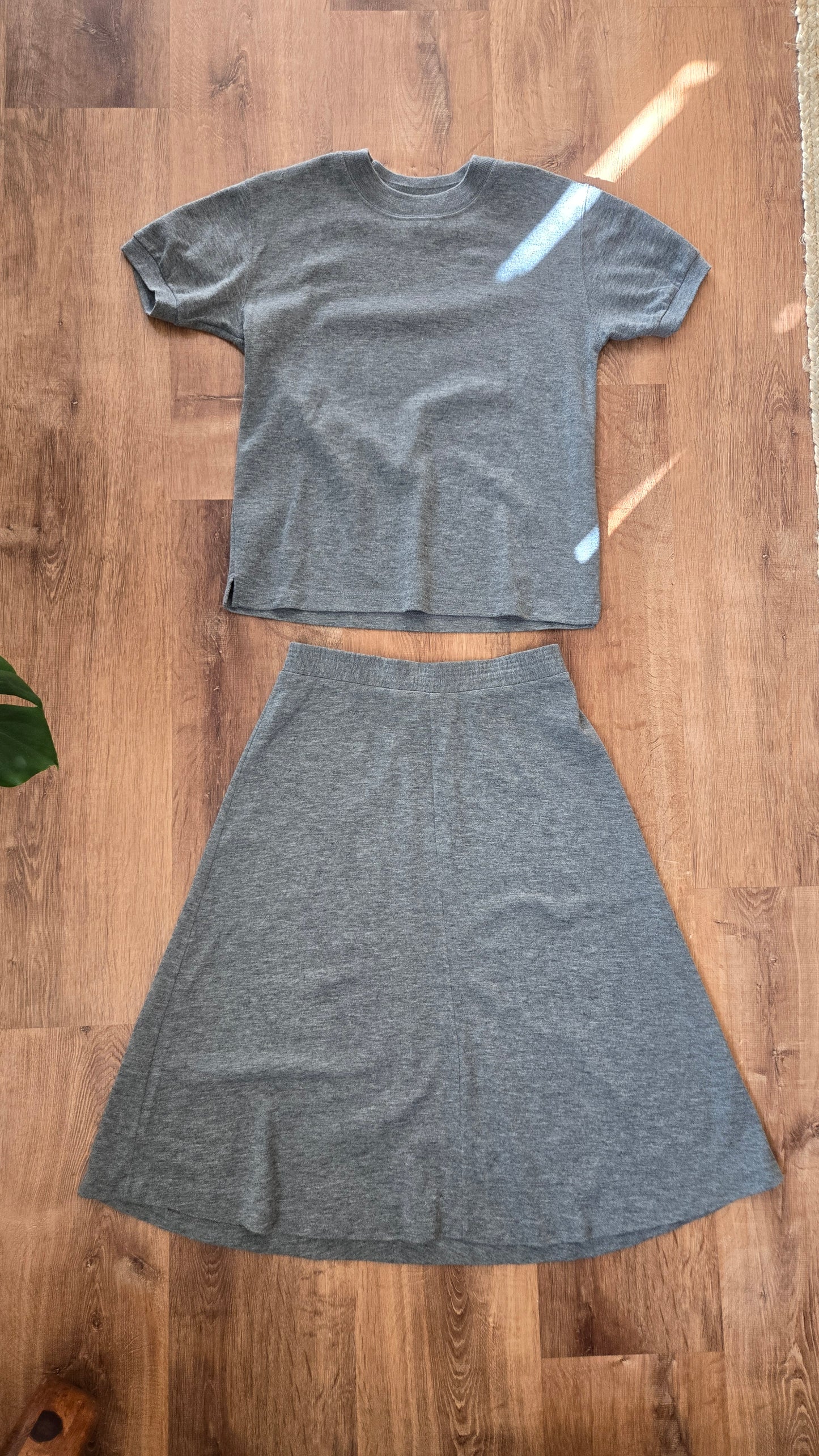 Cathy Daniels grey knit skirt set