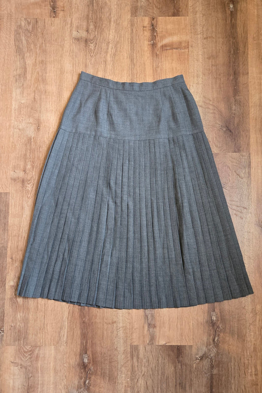 Grey drop waist pleated skirt