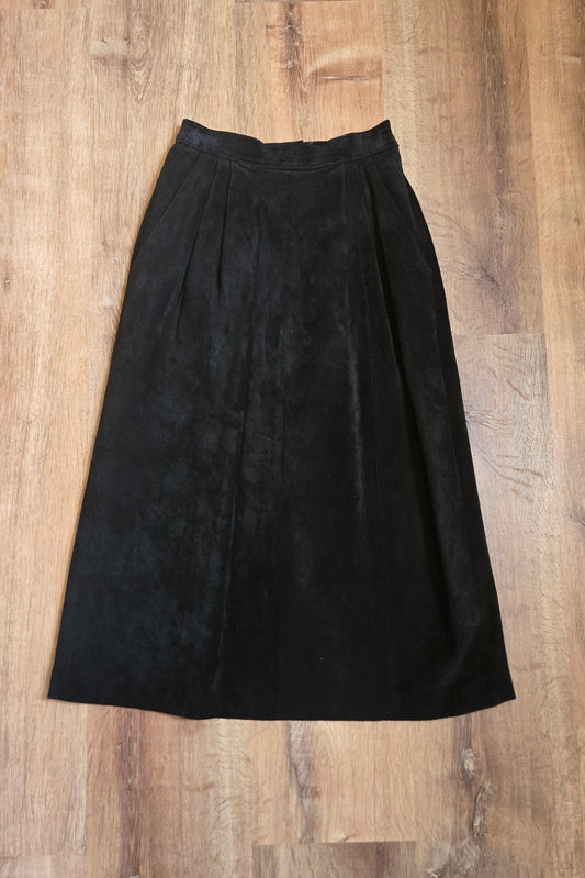 Authentic black suede midiskirt w pockets