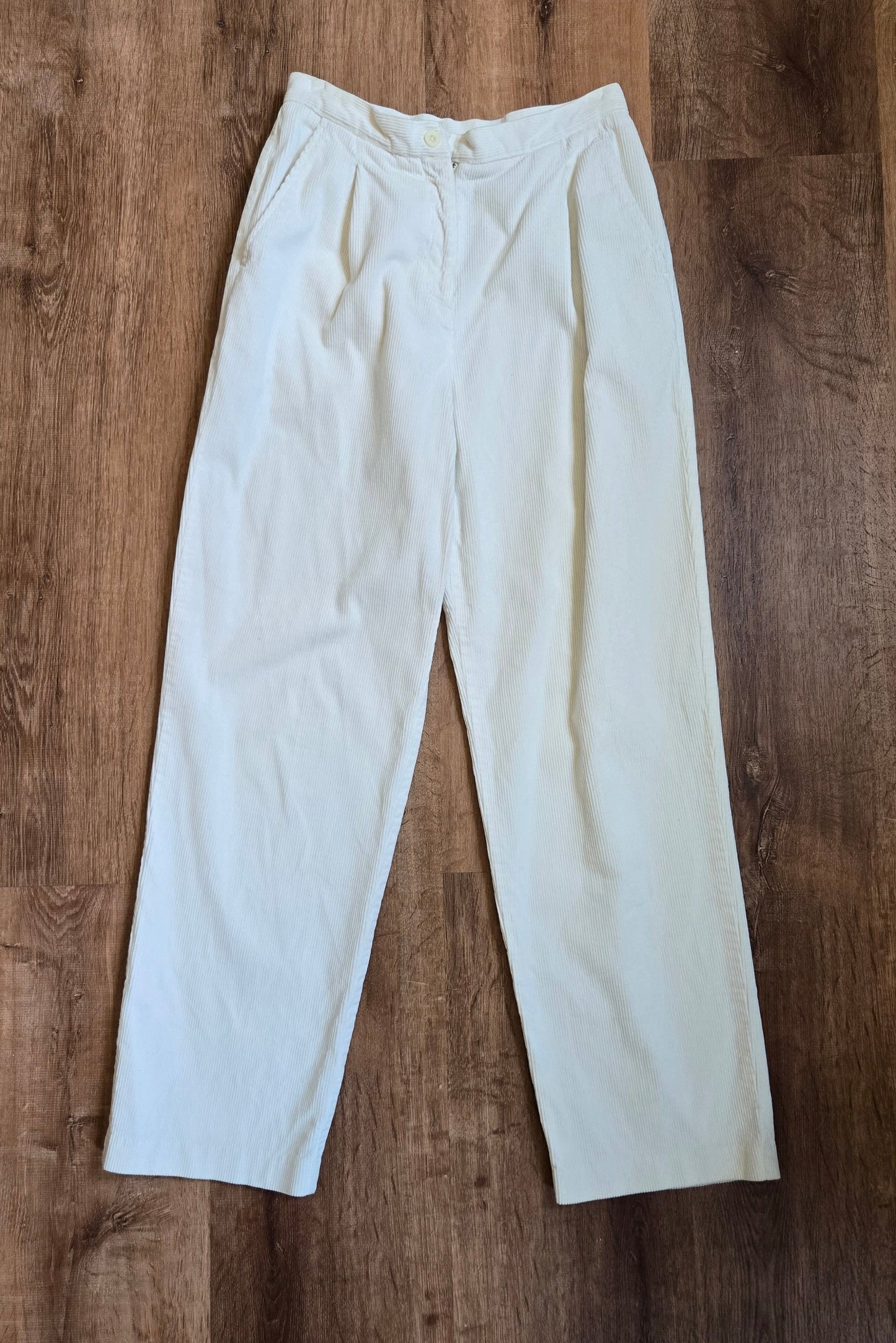 Liz Claiborne white cords