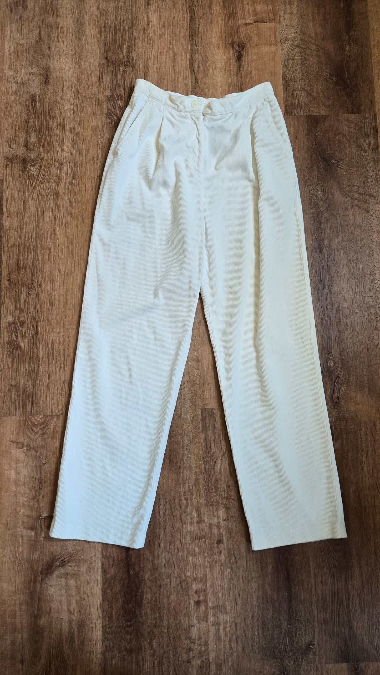 Liz Claiborne white cords