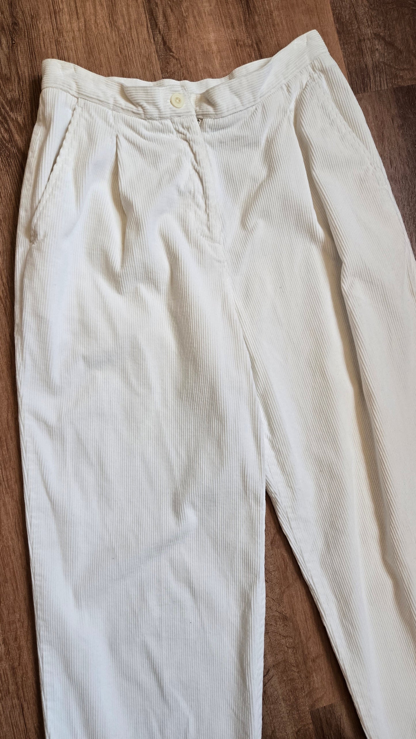 Liz Claiborne white cords