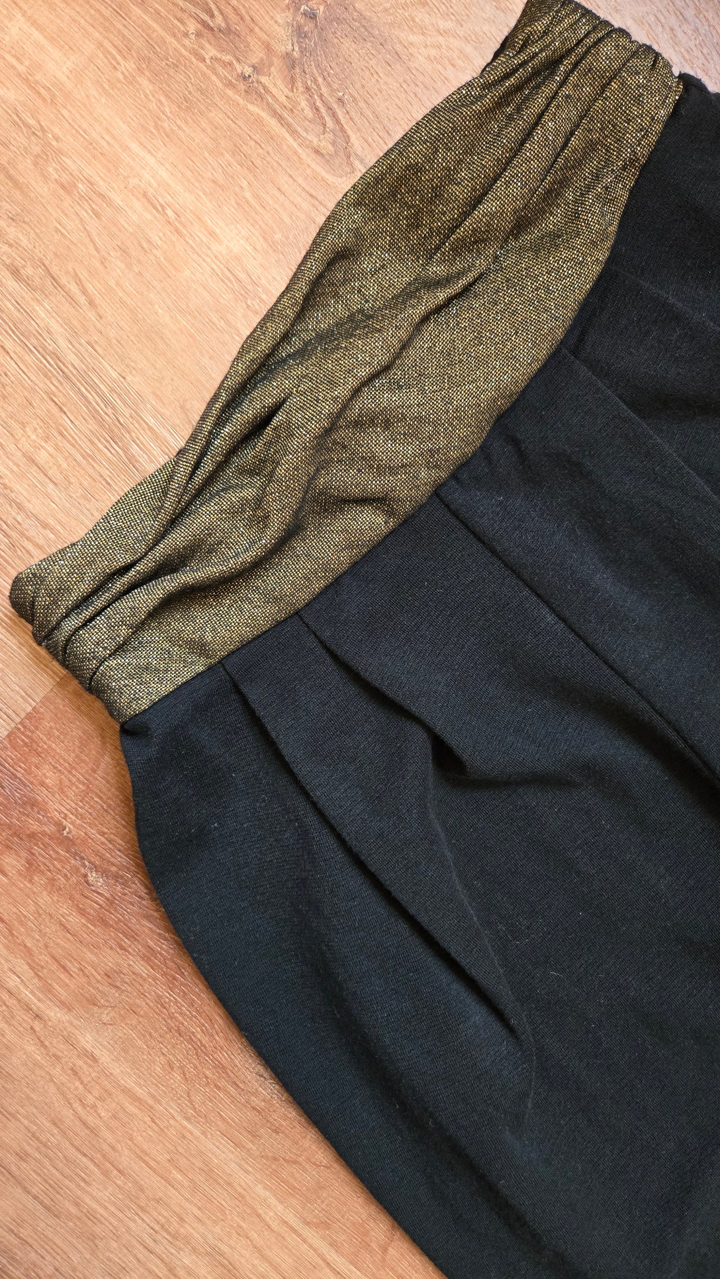 Gold knit cummerbund pants