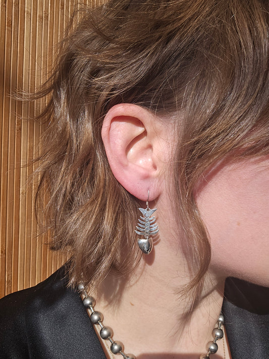Sterling mismatched fishbone drop earrings