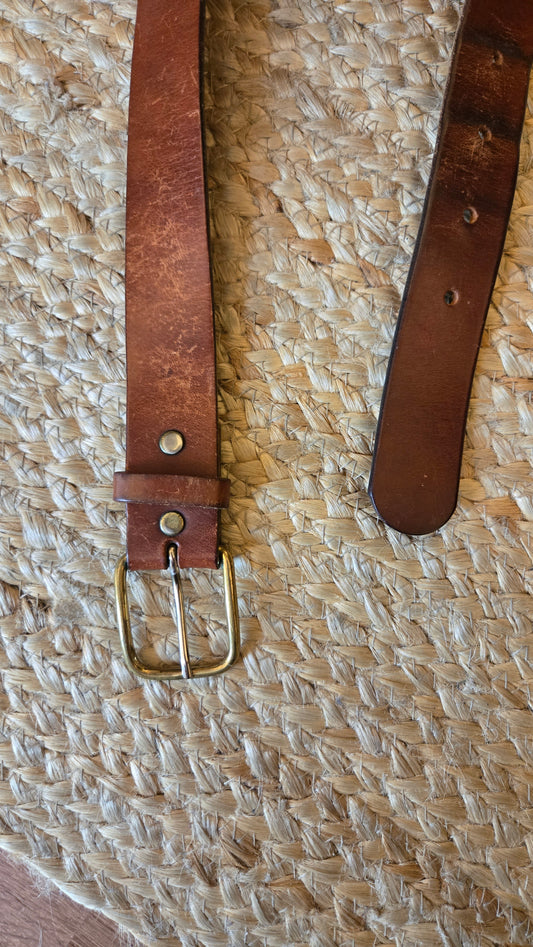 Oil tanned cowhide belt