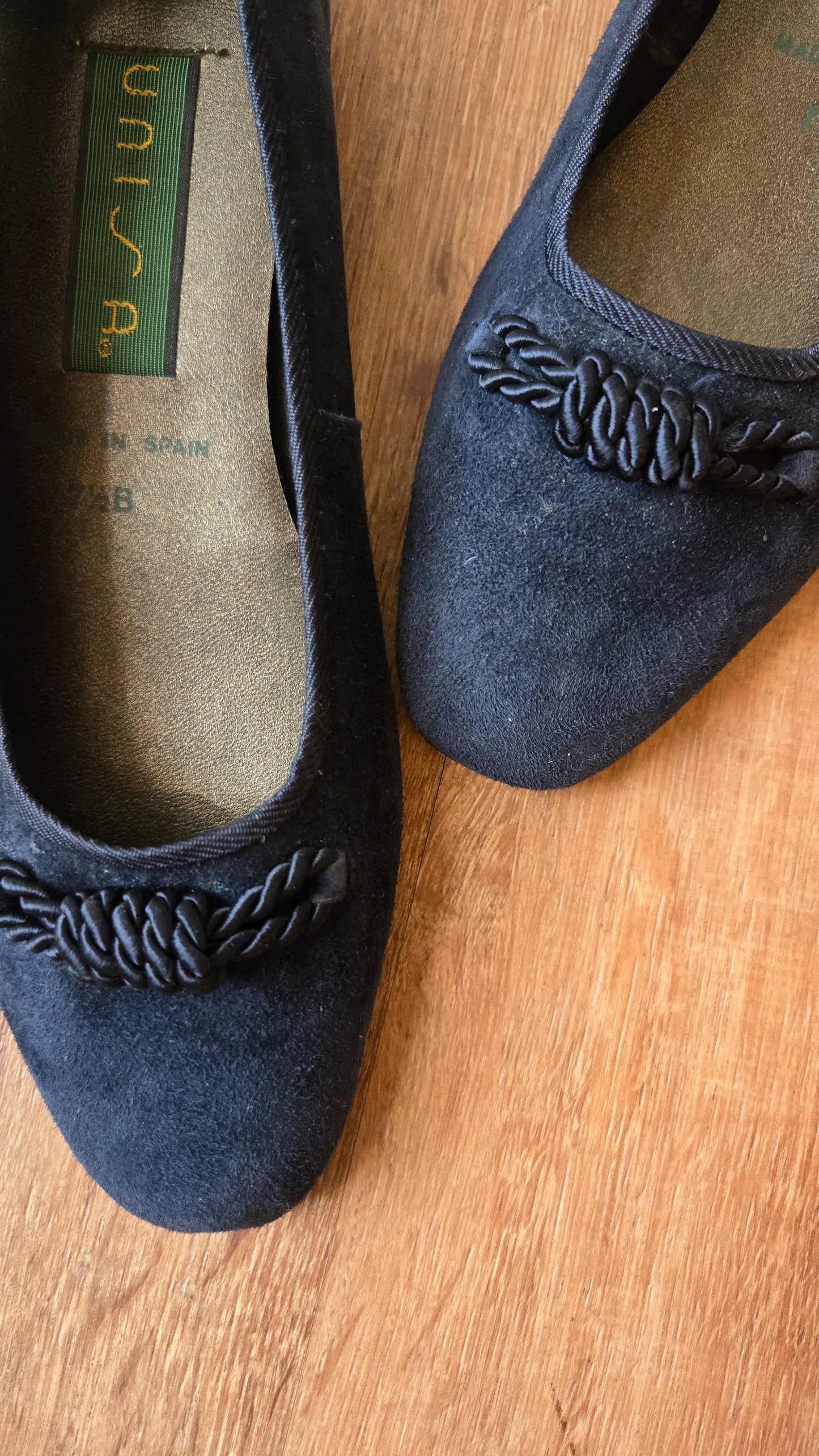 Unisa navy suede flats, sz 7