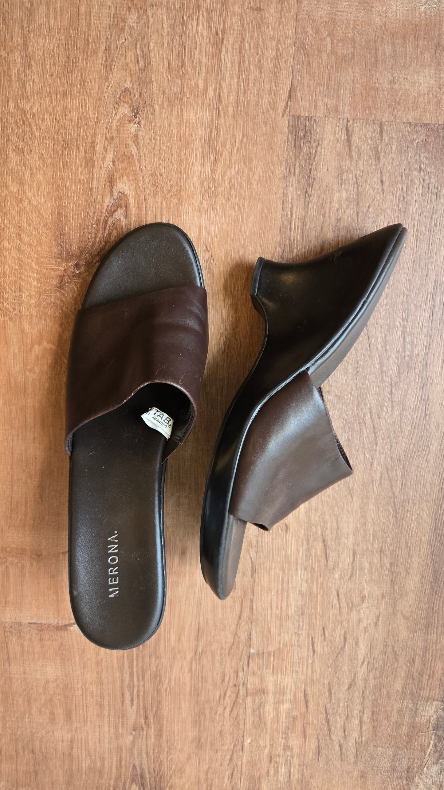 Brown curved leather wedges, sz 10.5