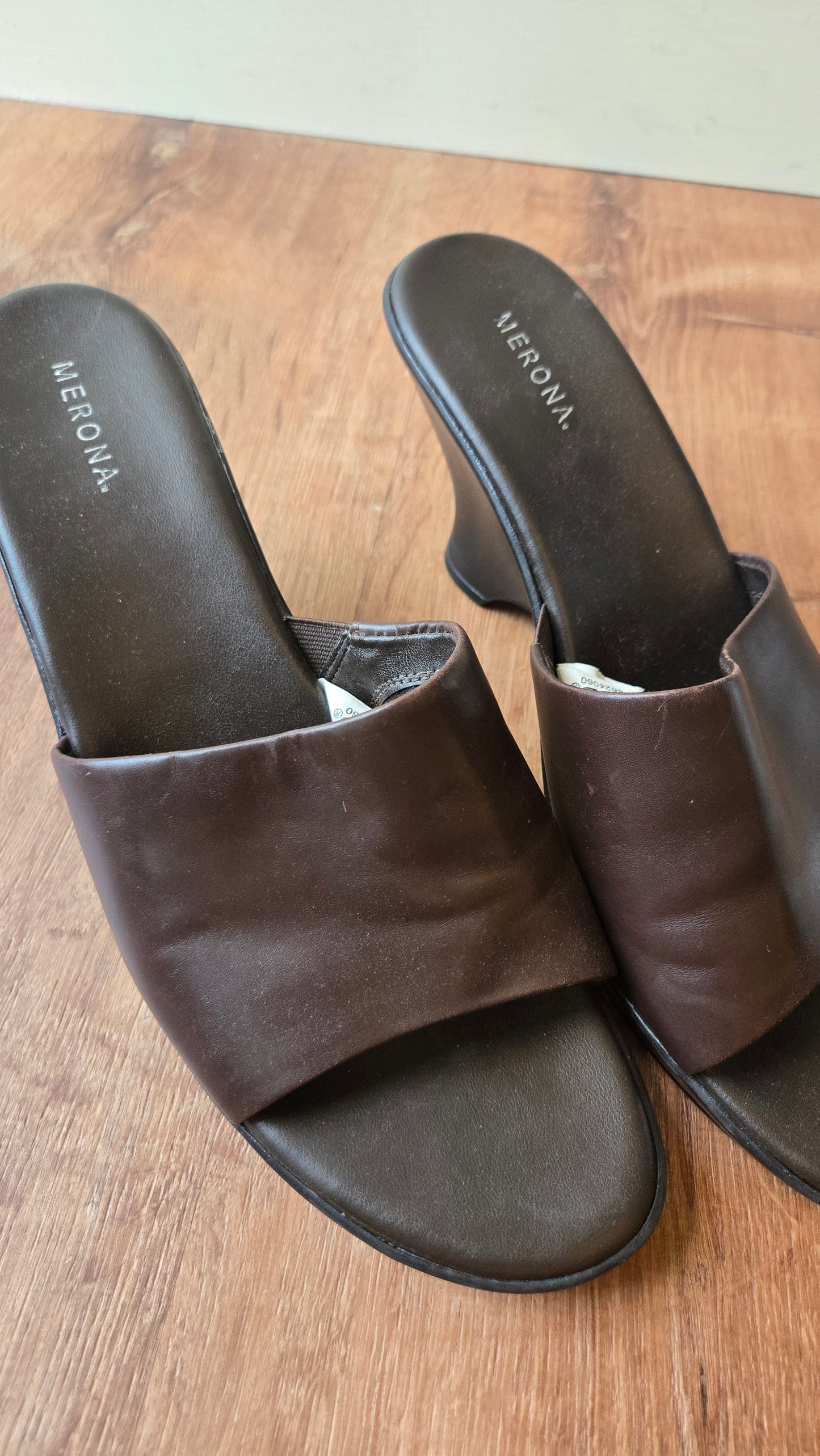 Brown curved leather wedges, sz 10.5
