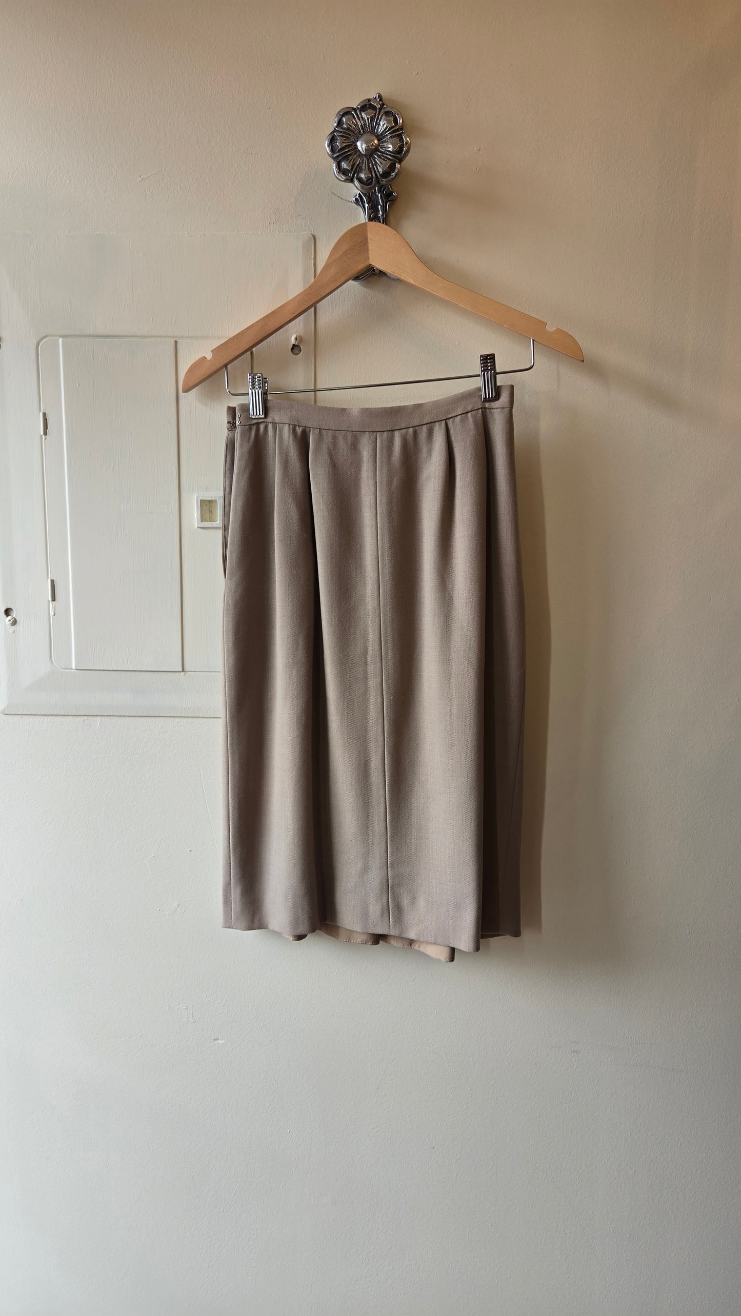 Calvin Klein 1970s taupe skirt