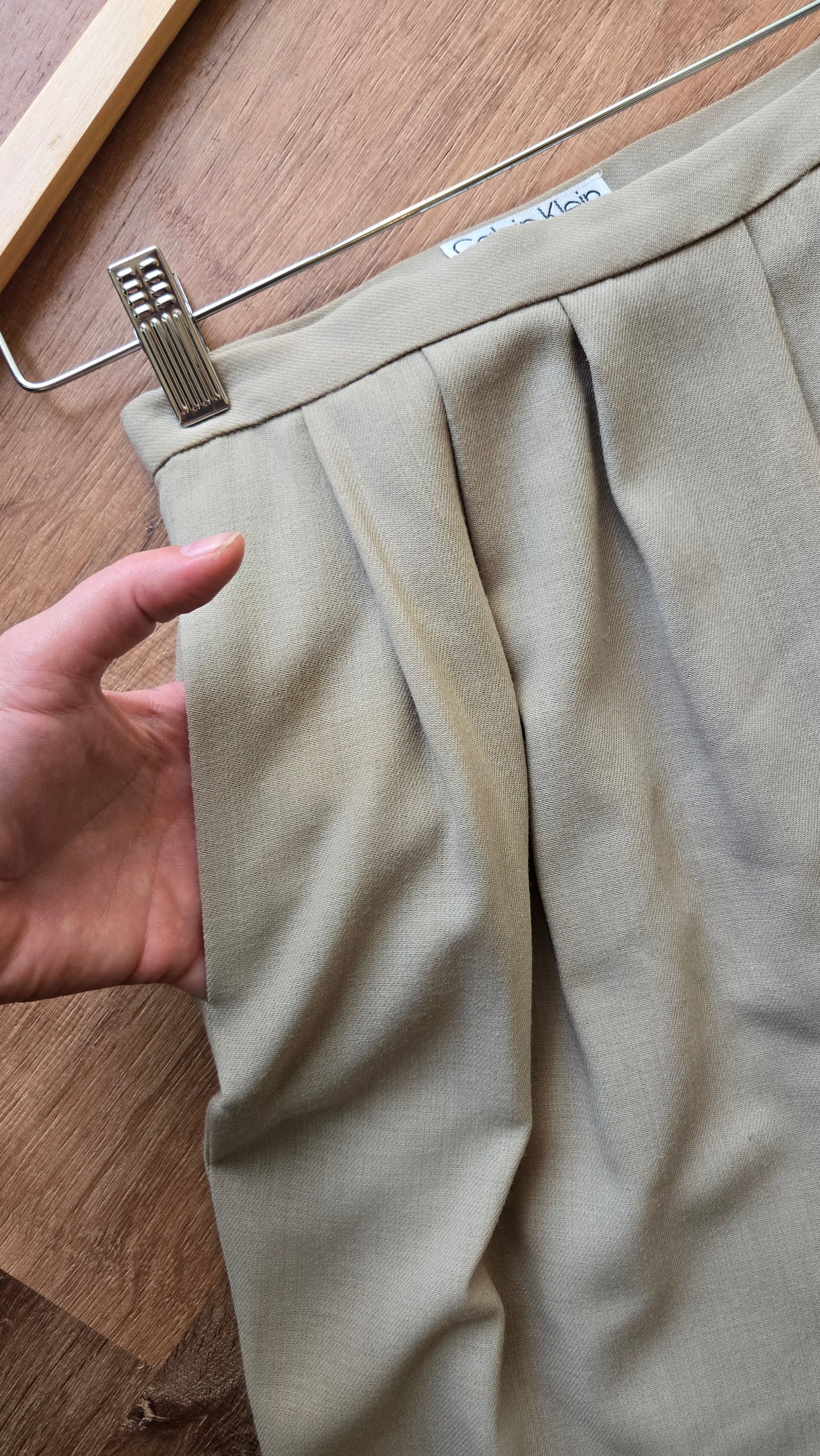 Calvin Klein 1970s taupe skirt