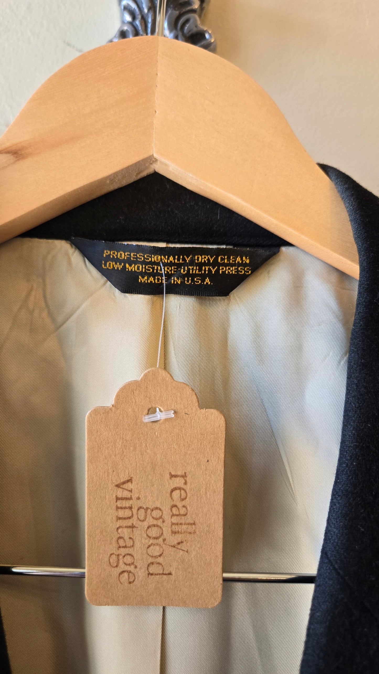 Academy Awards black cashmere blazer