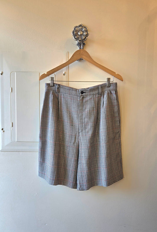 B&W houndstooth bermuda shorts