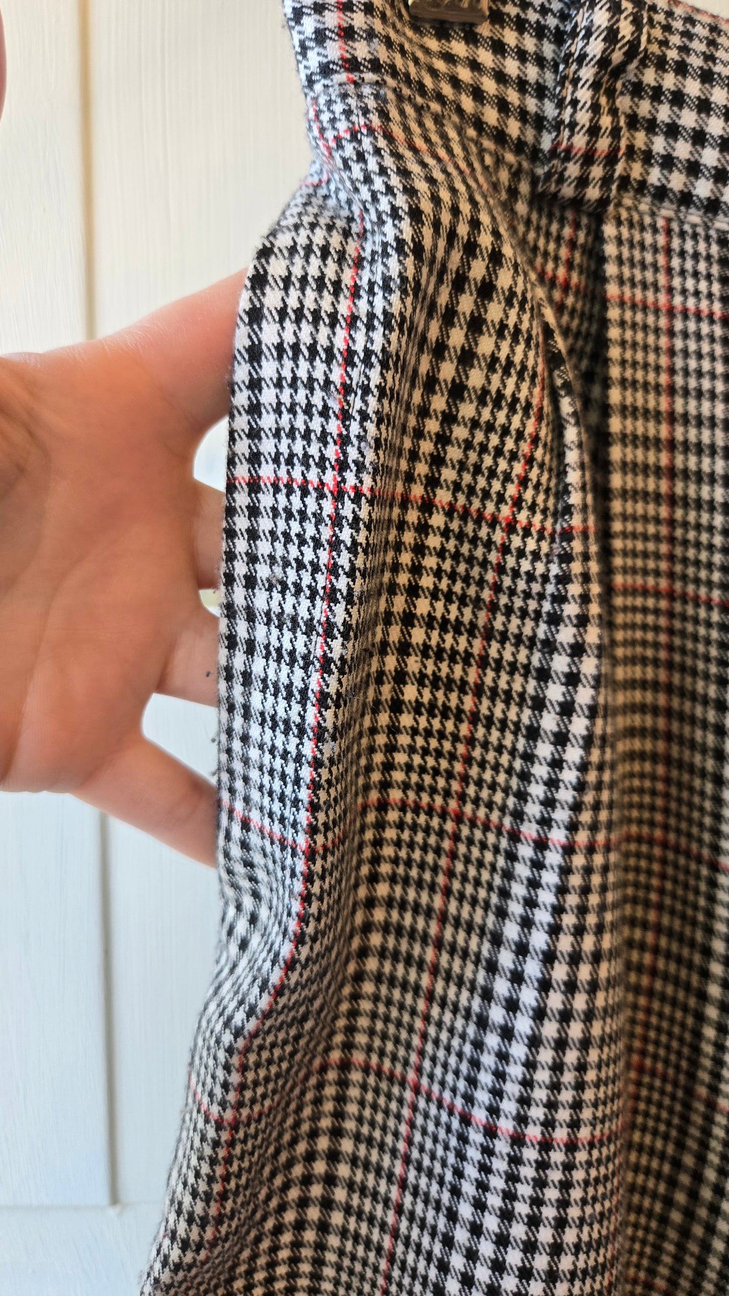 B&W houndstooth bermuda shorts