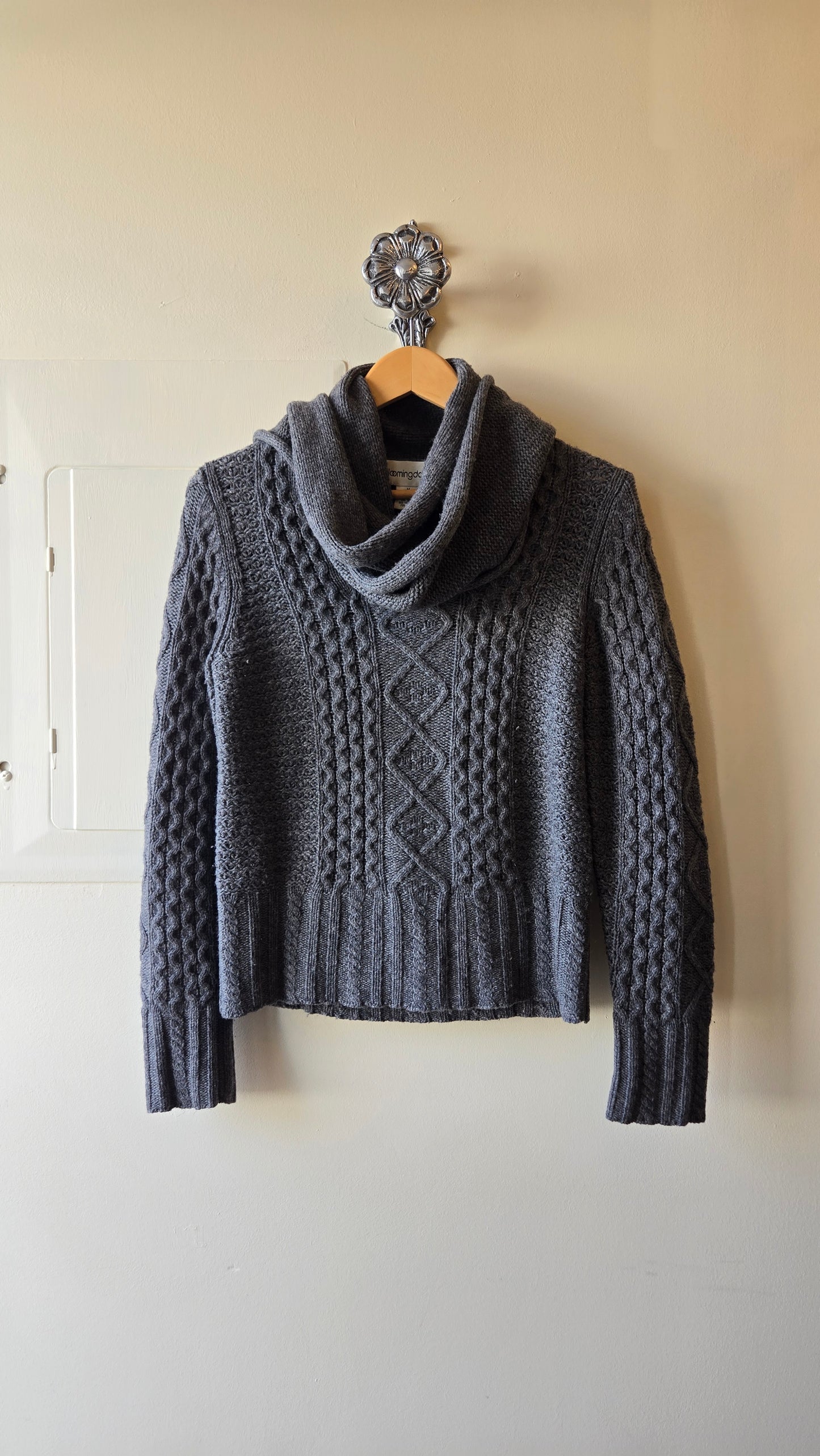 Bloomingdale's cashmere sweater w attached scarf