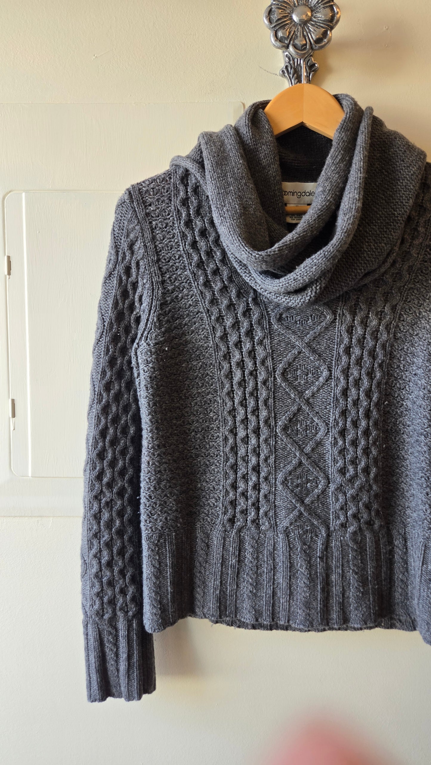 Bloomingdale's cashmere sweater w attached scarf