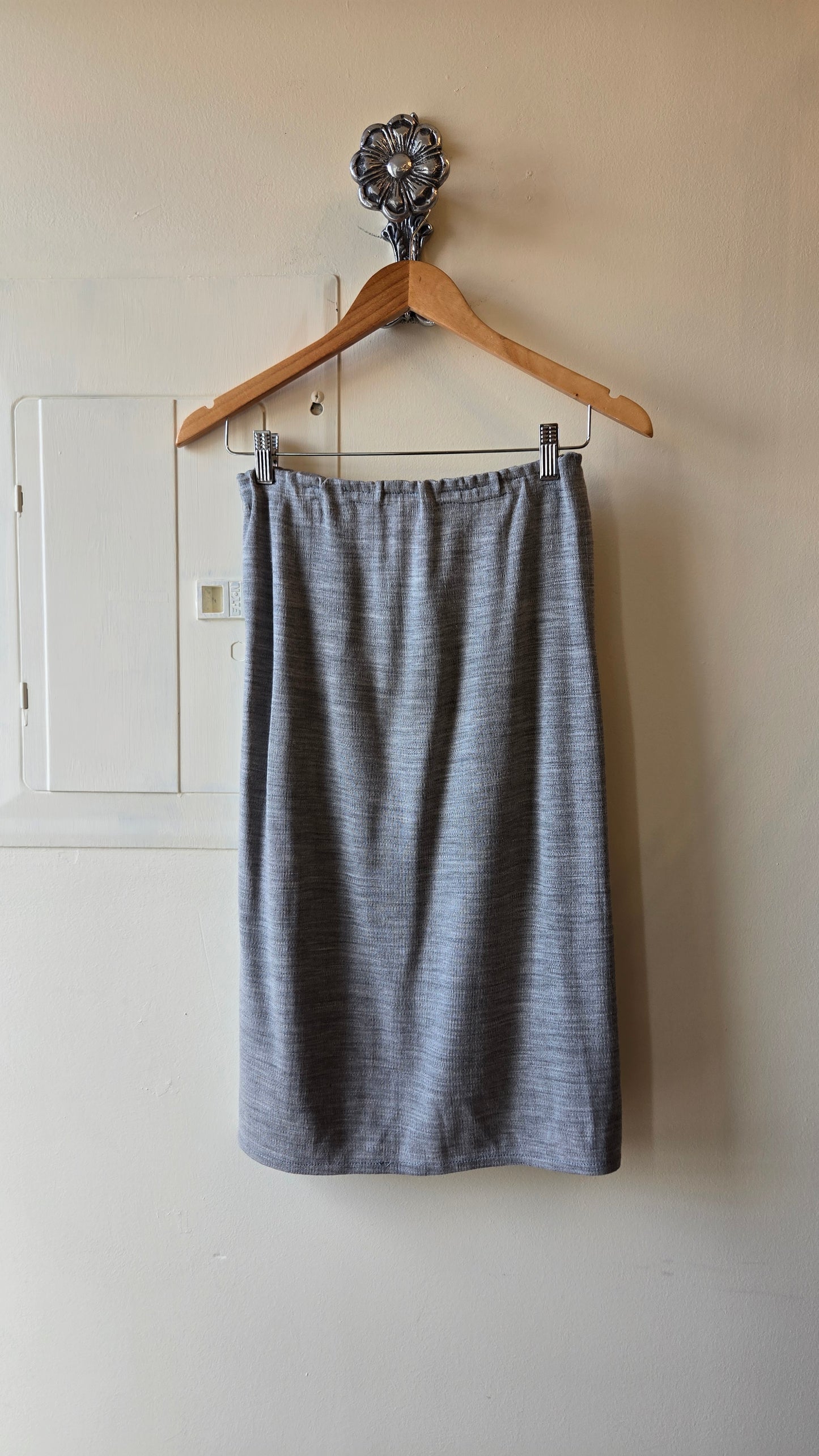 Vitos grey knit skirt set