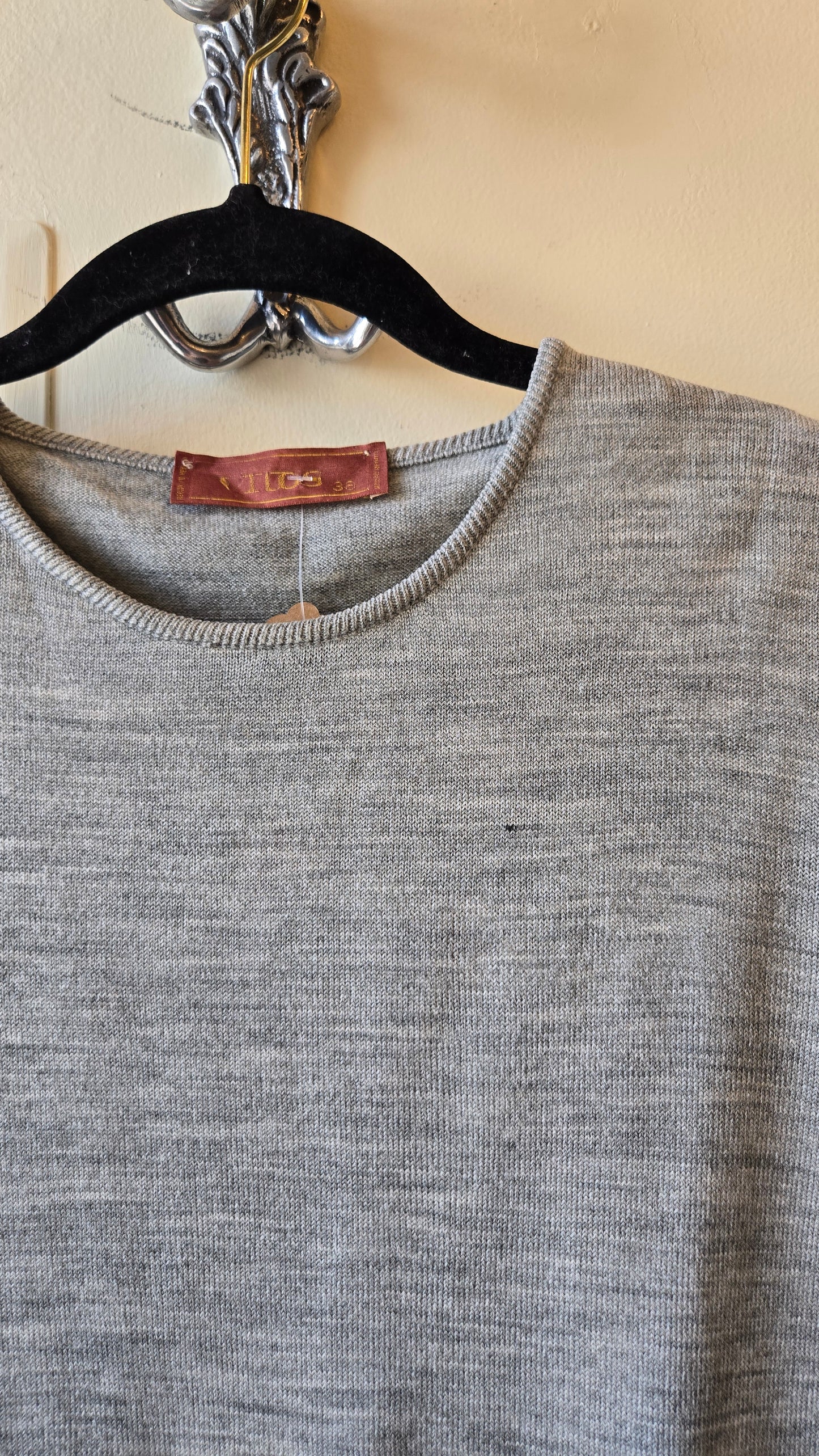 Vitos grey knit skirt set