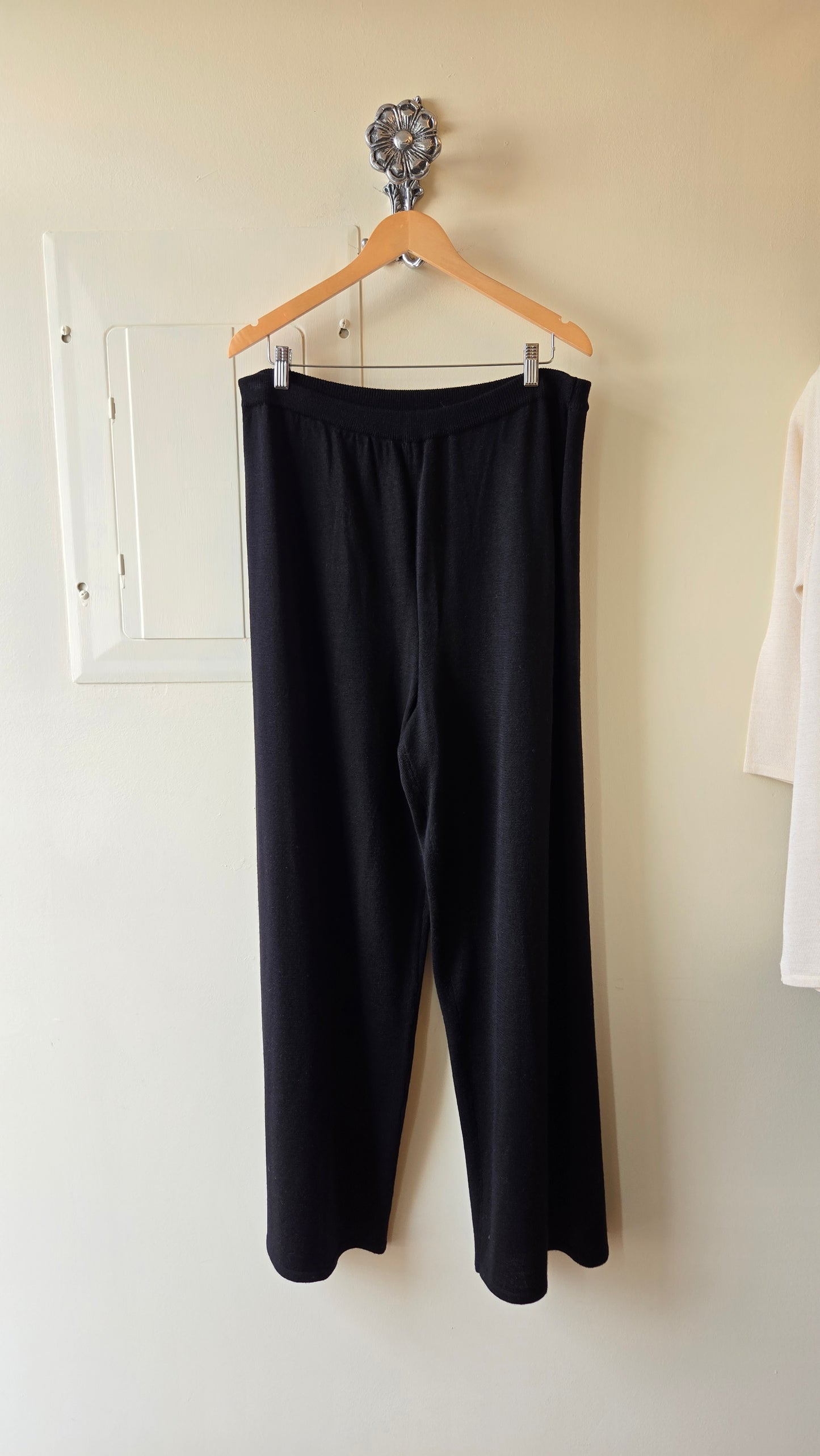 Nina Leonard Cream tunic & black pant sweater set