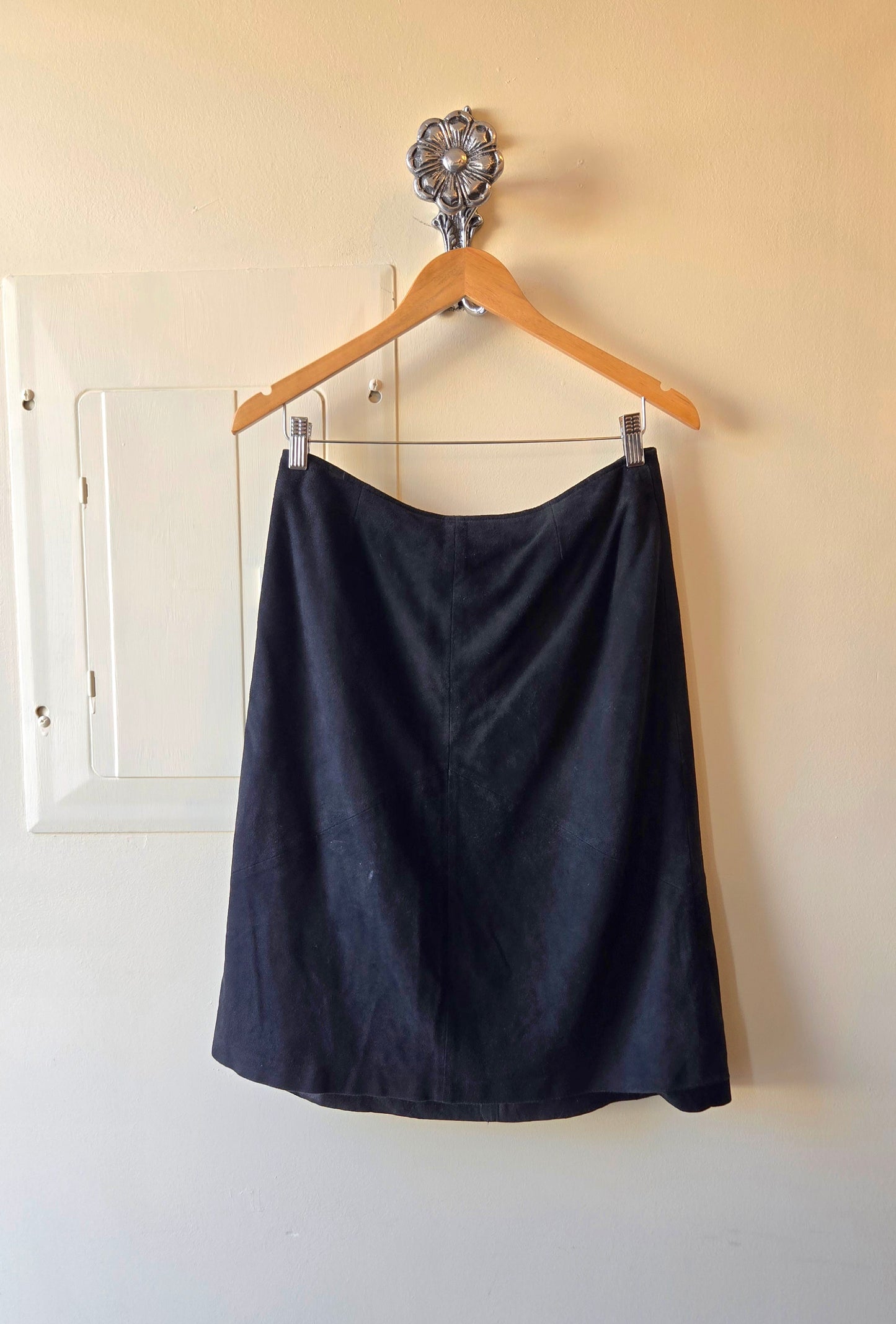 Vakko black suede skirt