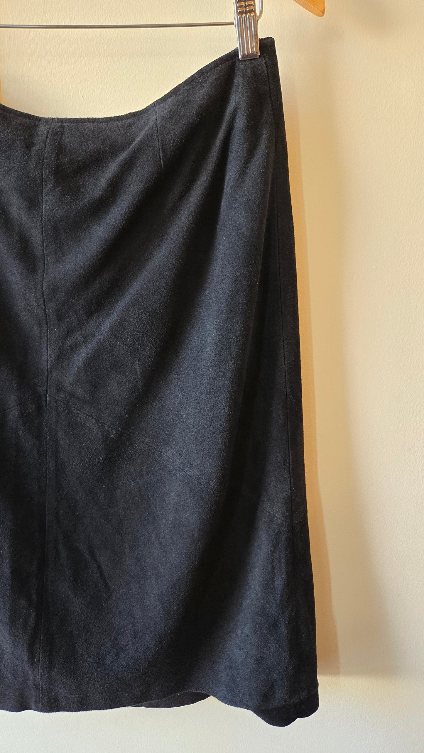 Vakko black suede skirt